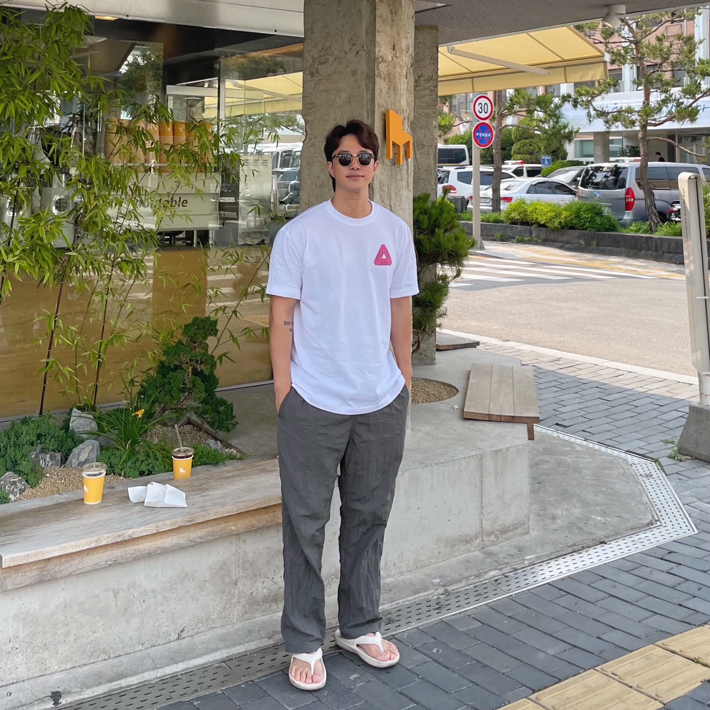Palace Tri-Slime T-Shirt White - 21SS, New Balance x Taw&Toe Flip Flop Ivory 착용 스타일
