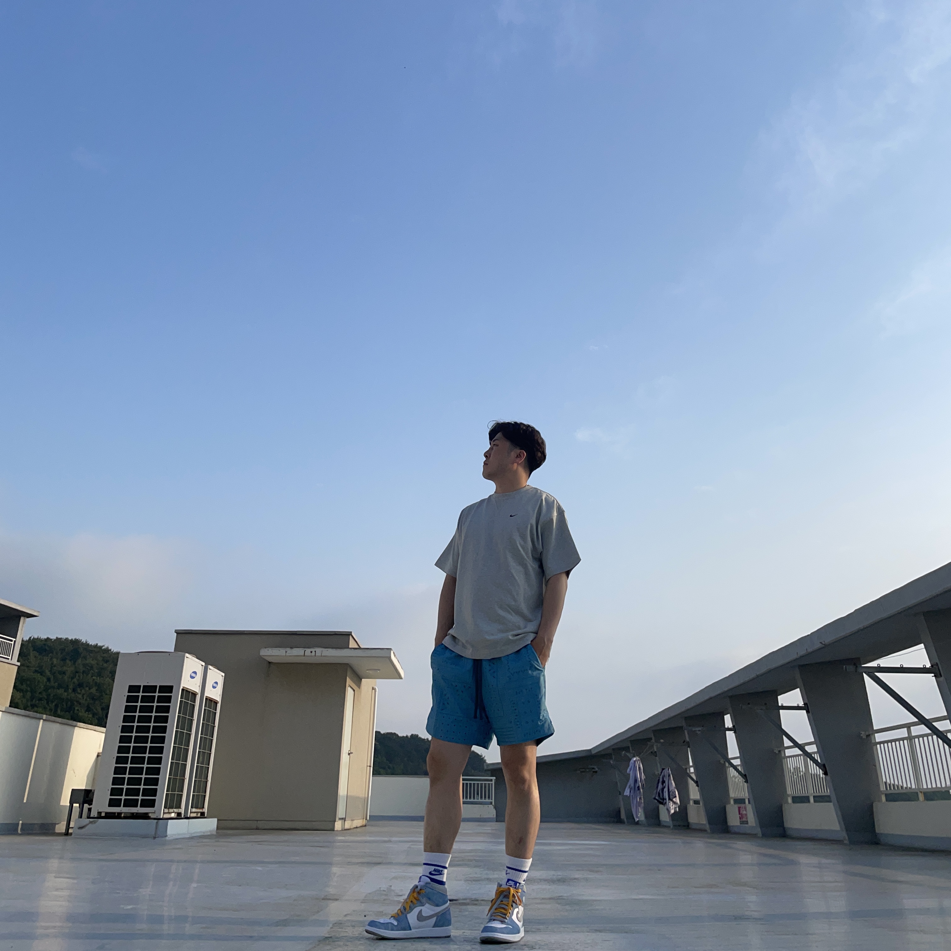 Nike x Kim Jones Oversized T-Shirt Grey Heather - US/EU, Jordan 1 Retro High OG Hyper Royal 착용 스타일 - 2
