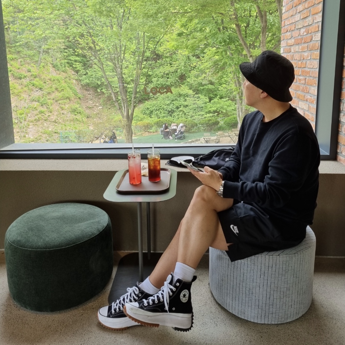 Converse Run Star Hike Hi Black White Gum, Jordan Jumpman Washed Bucket Hat Black 착용 스타일