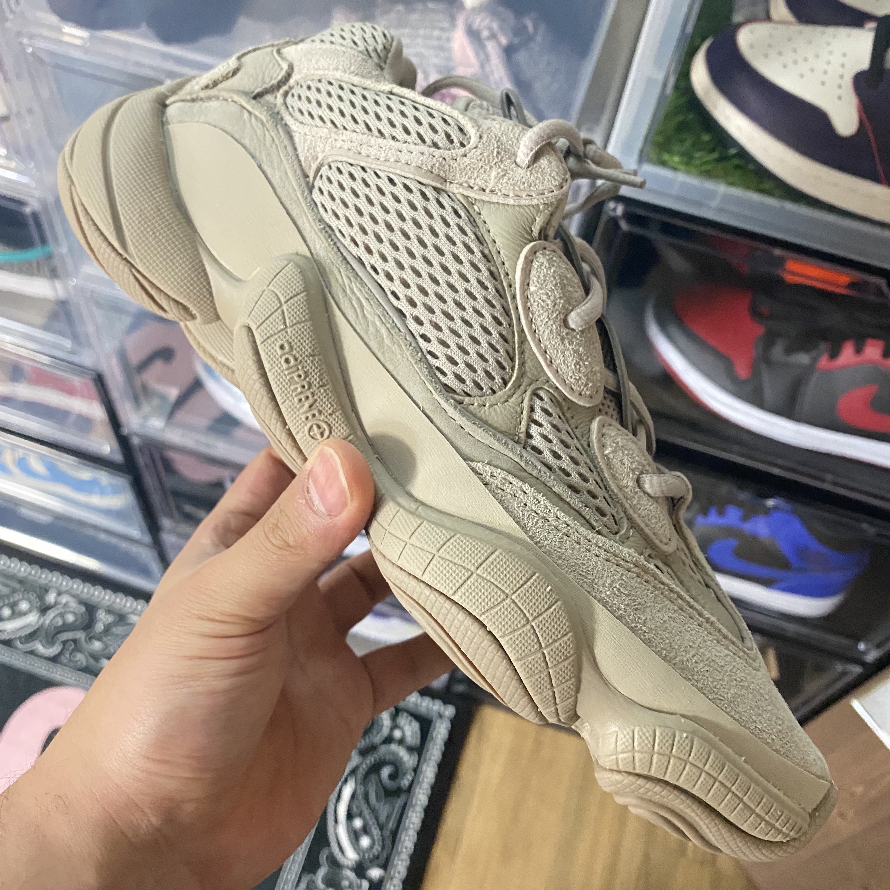 Adidas Yeezy 500 Taupe Light 착용 스타일 - 2