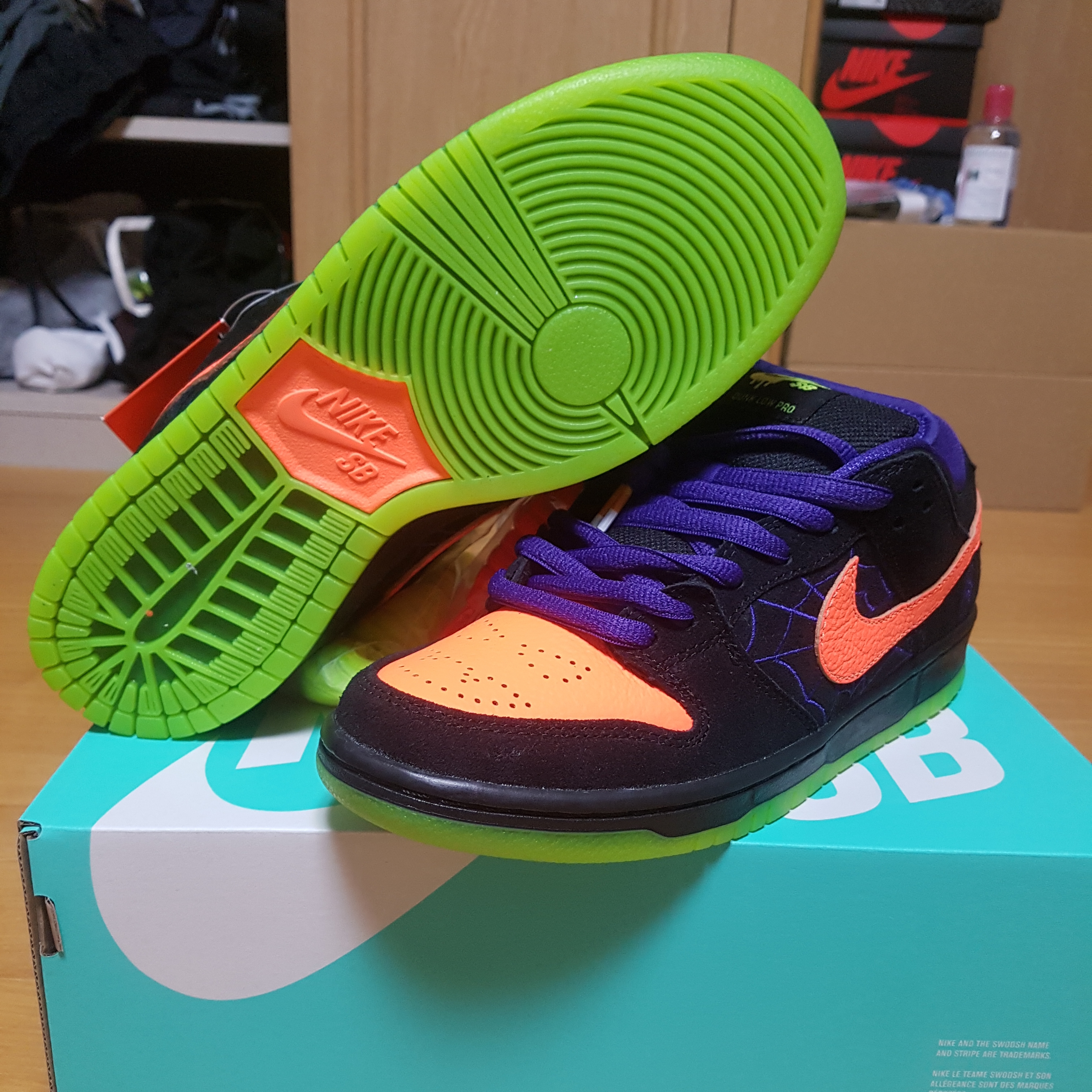 Nike SB Dunk Low Pro Night of Mischief Halloween, Jordan 1 Retro High Shattered Backboard 3.0 착용 스타일 - 2