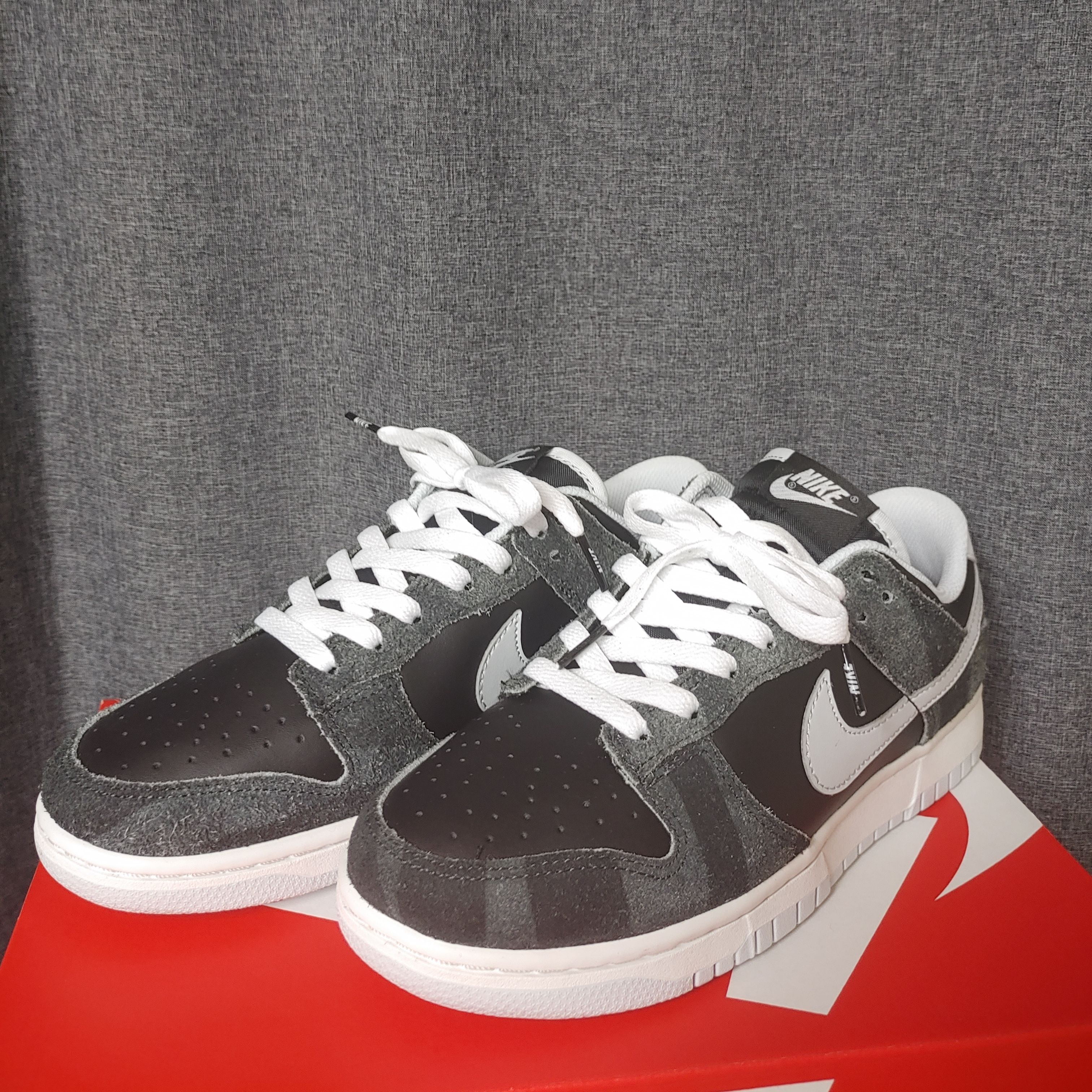 Nike Dunk Low Retro PRM Zebra 착용 스타일 - 2