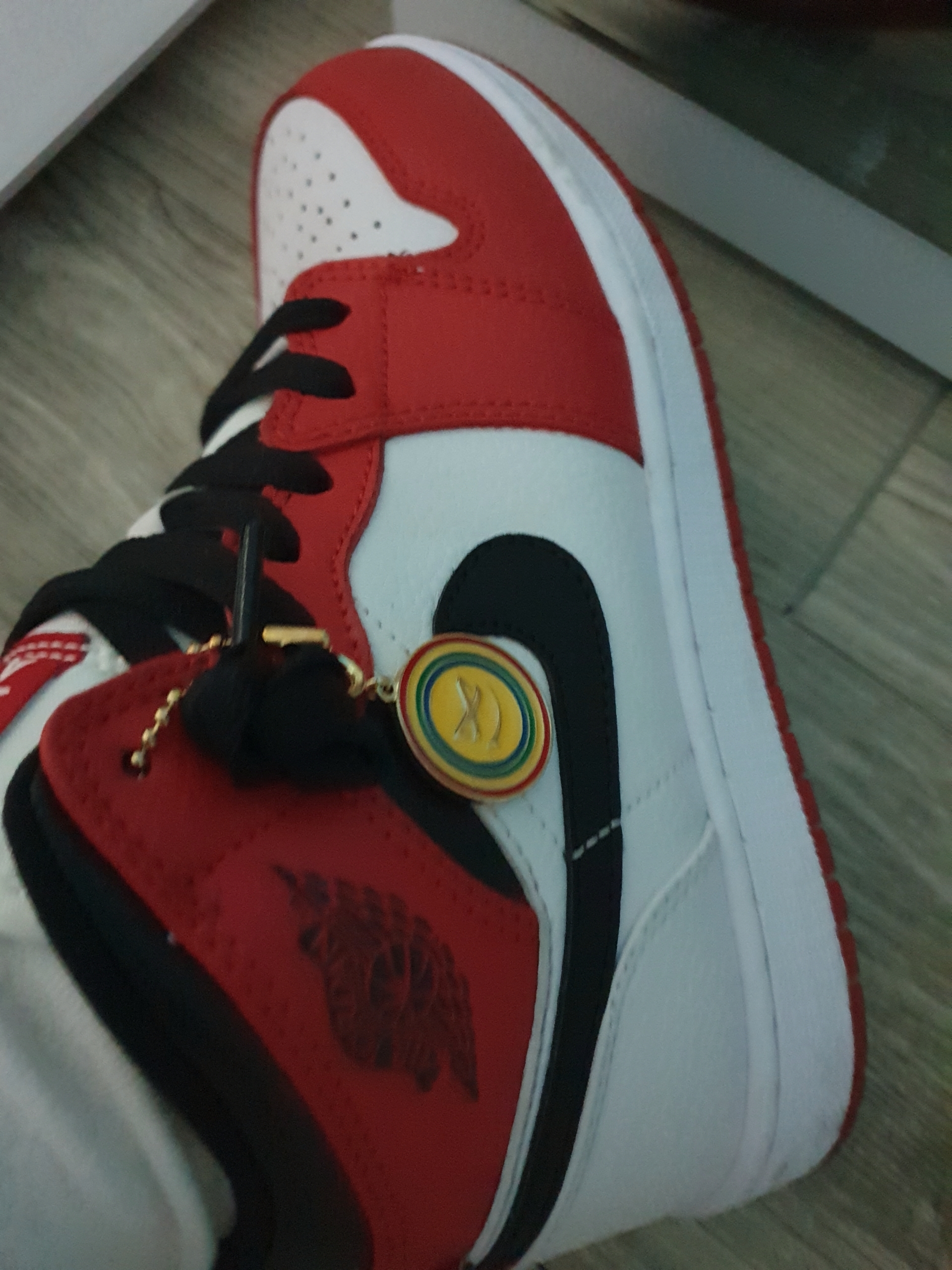 Jordan 1 Mid Chicago 2020 착용 스타일 - 1