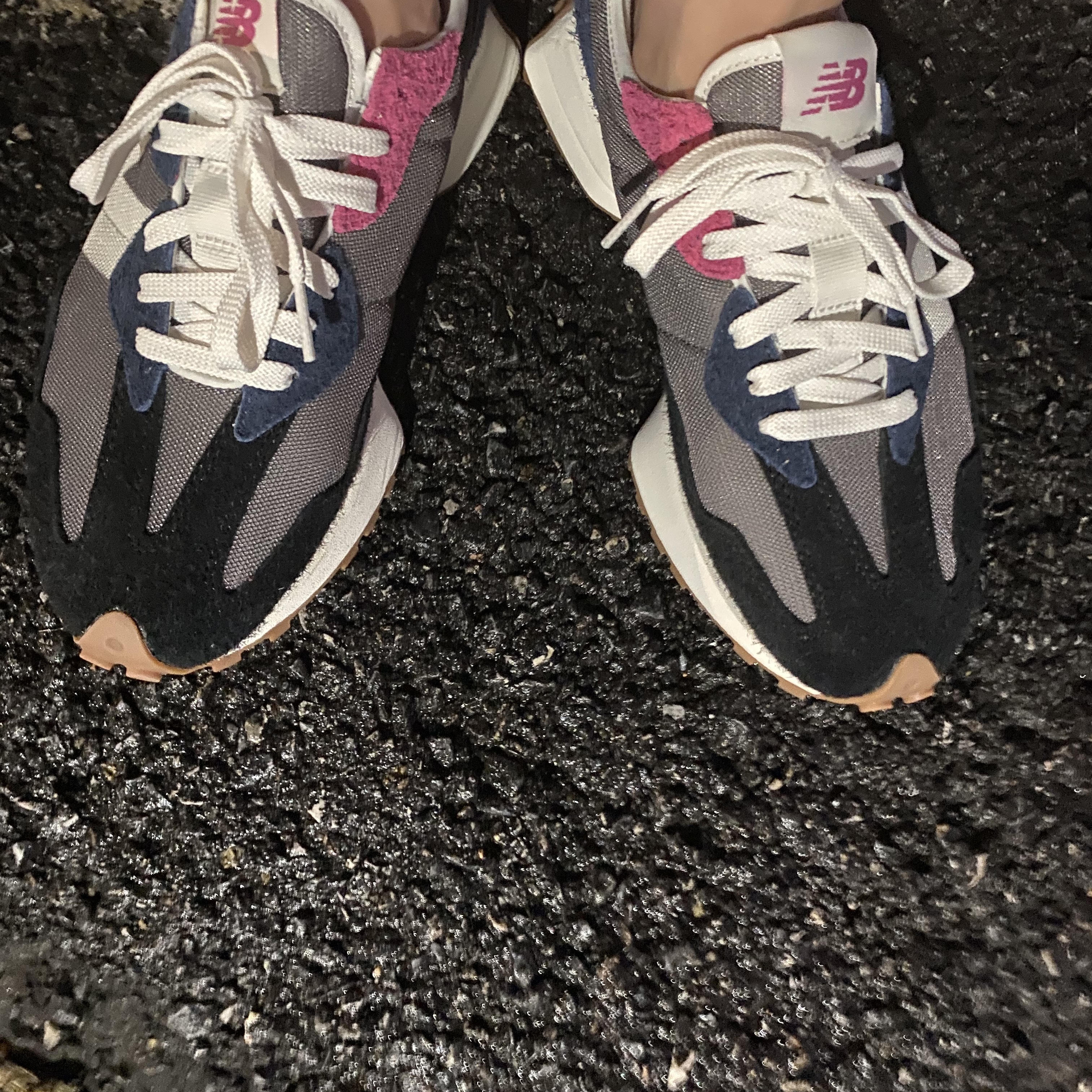 New Balance 327 Castlerock 착용 스타일