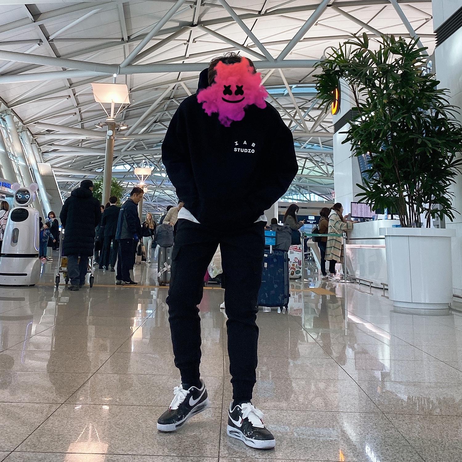 Nike x Peaceminusone Air Force 1 Low Para-Noise, IAB Studio Hoodie Black White 착용 스타일