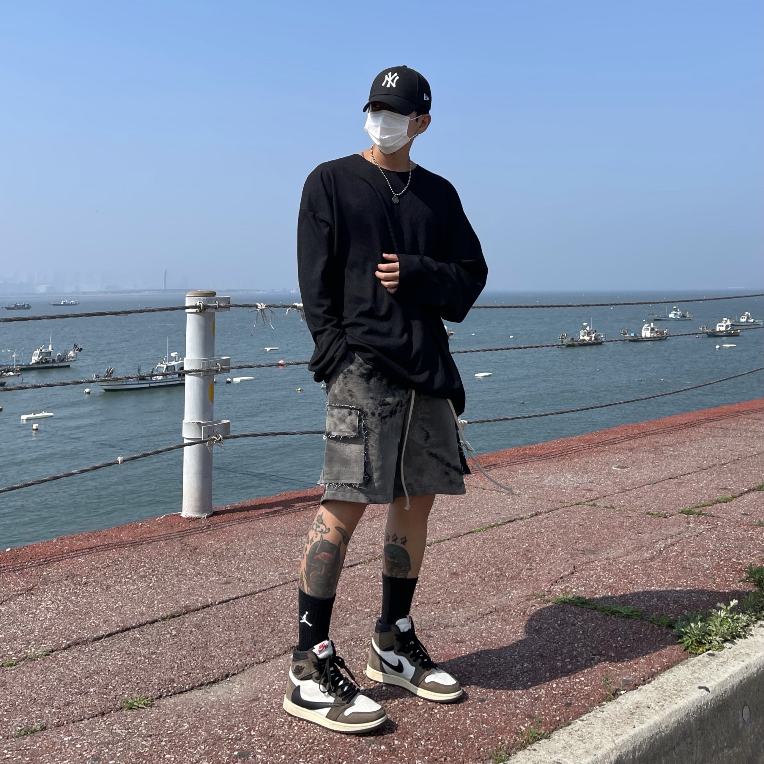Jordan 1 x Travis Scott Retro High OG SP Mocha 착용 스타일 - 2