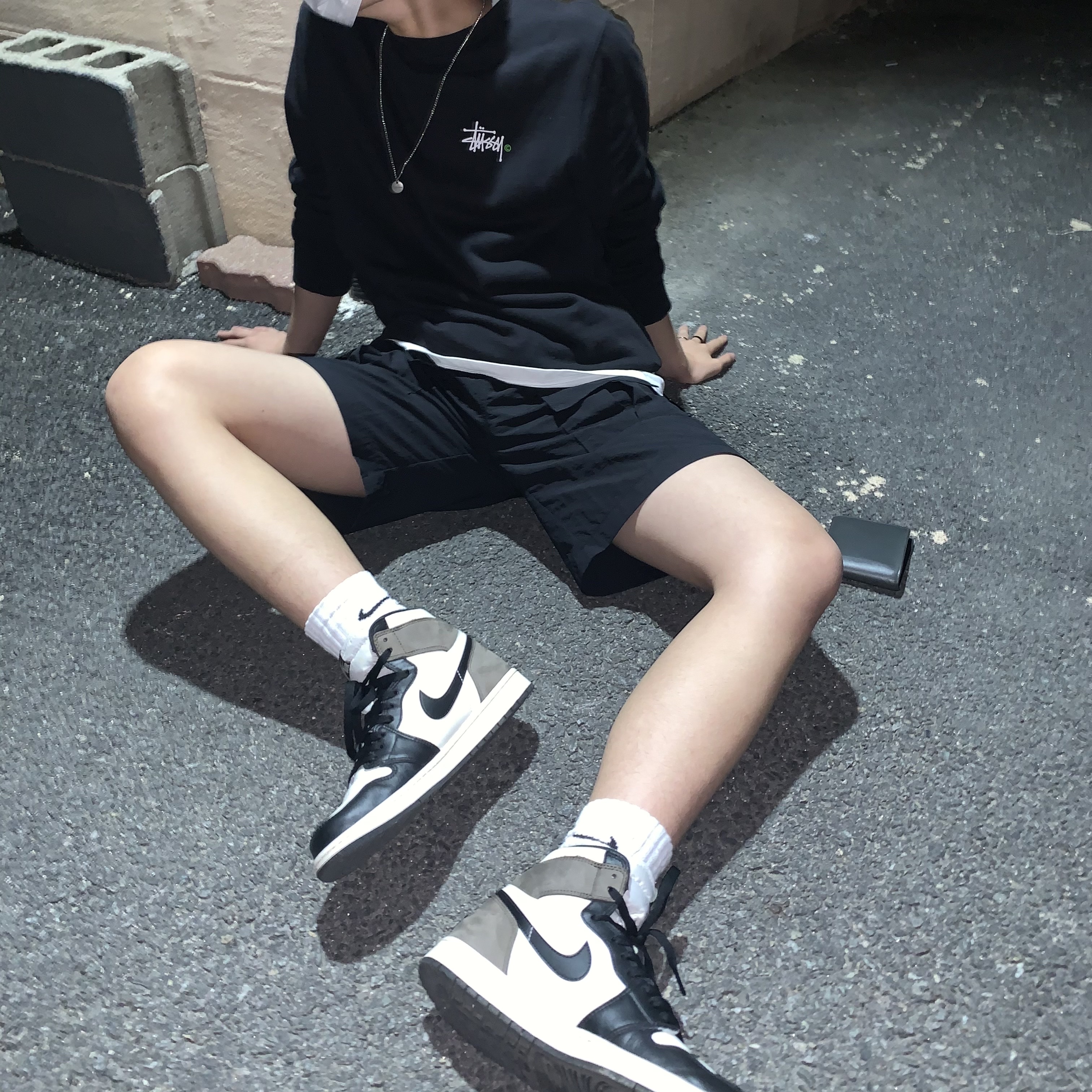 Jordan 1 Retro High OG Black Mocha 착용 스타일