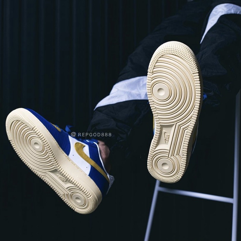 Nike x Undefeated Air Max 97 White, Nike x Undefeated Air Max 97 Black Volt 착용 스타일 - 5