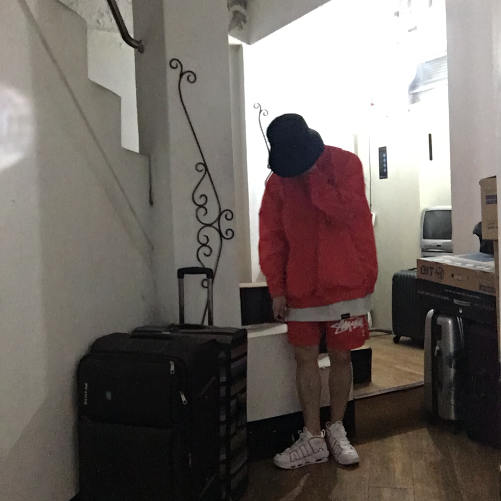 Nike x Stussy Water Shorts Habanero Red, Nike x Stussy Windrunner Jacket Habanero Red 착용 스타일 - 1