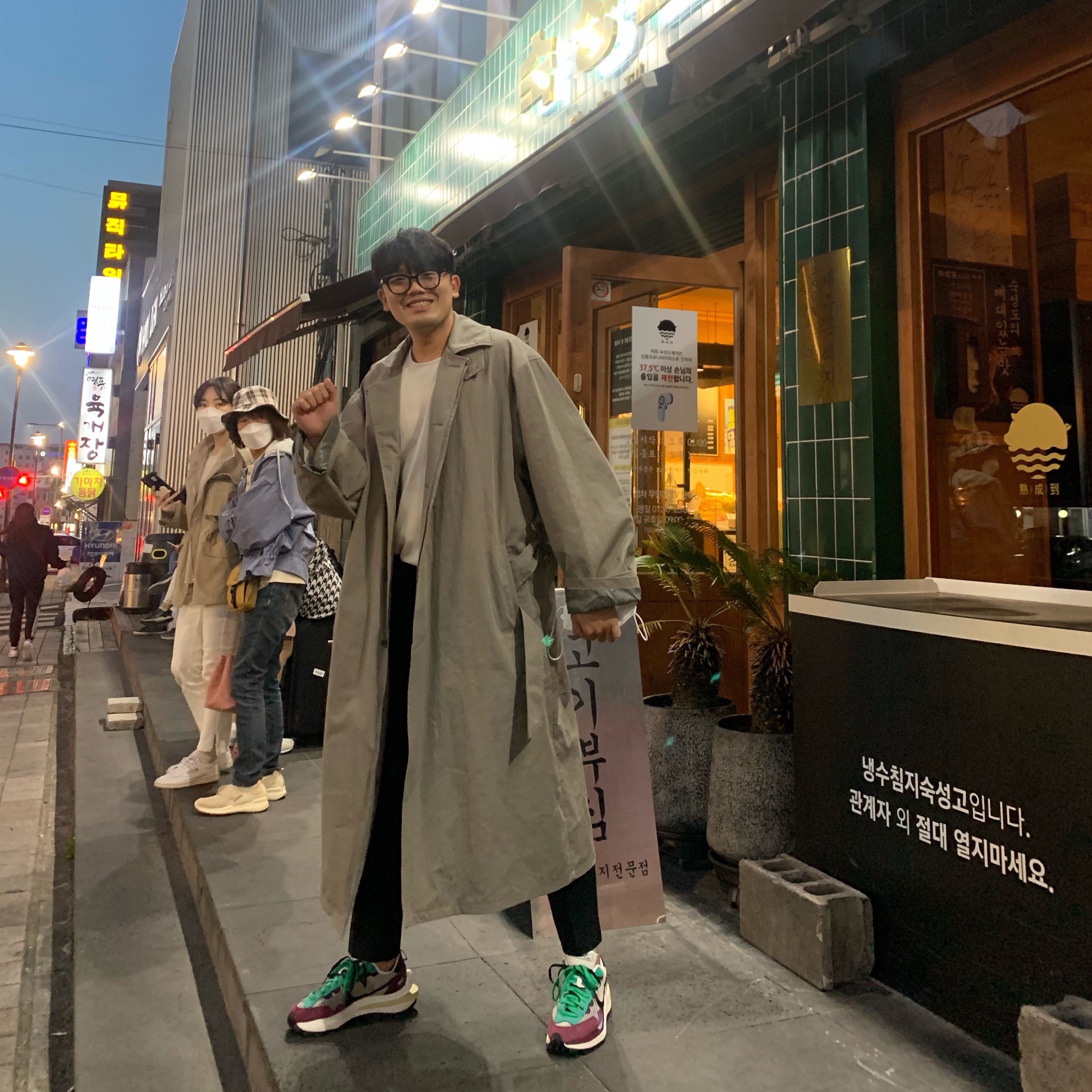 Nike x Sacai VaporWaffle String & Black Villain Red 착용 스타일