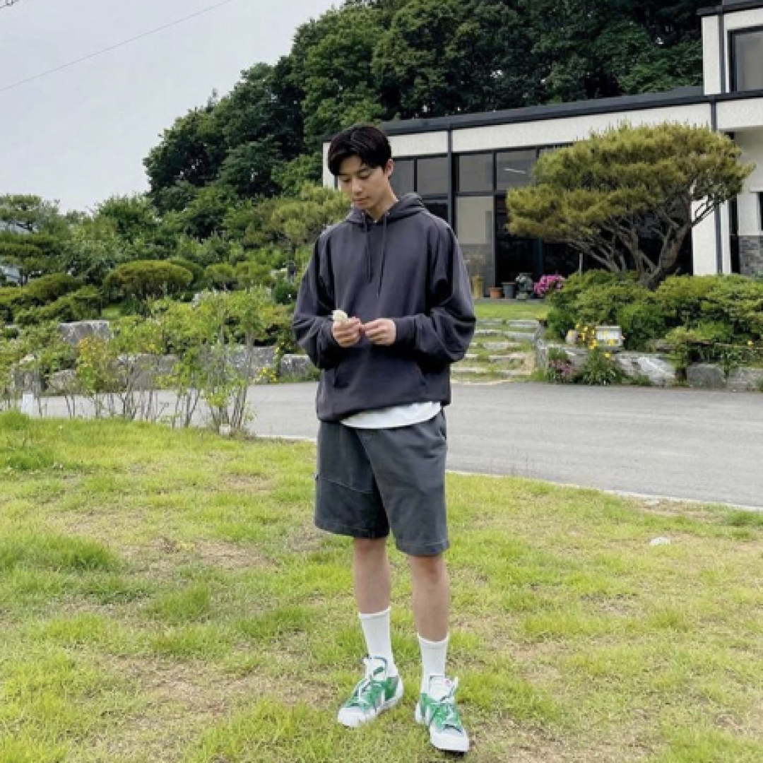 Nike x Sacai Blazer Low Classic Green 착용 스타일 - 2