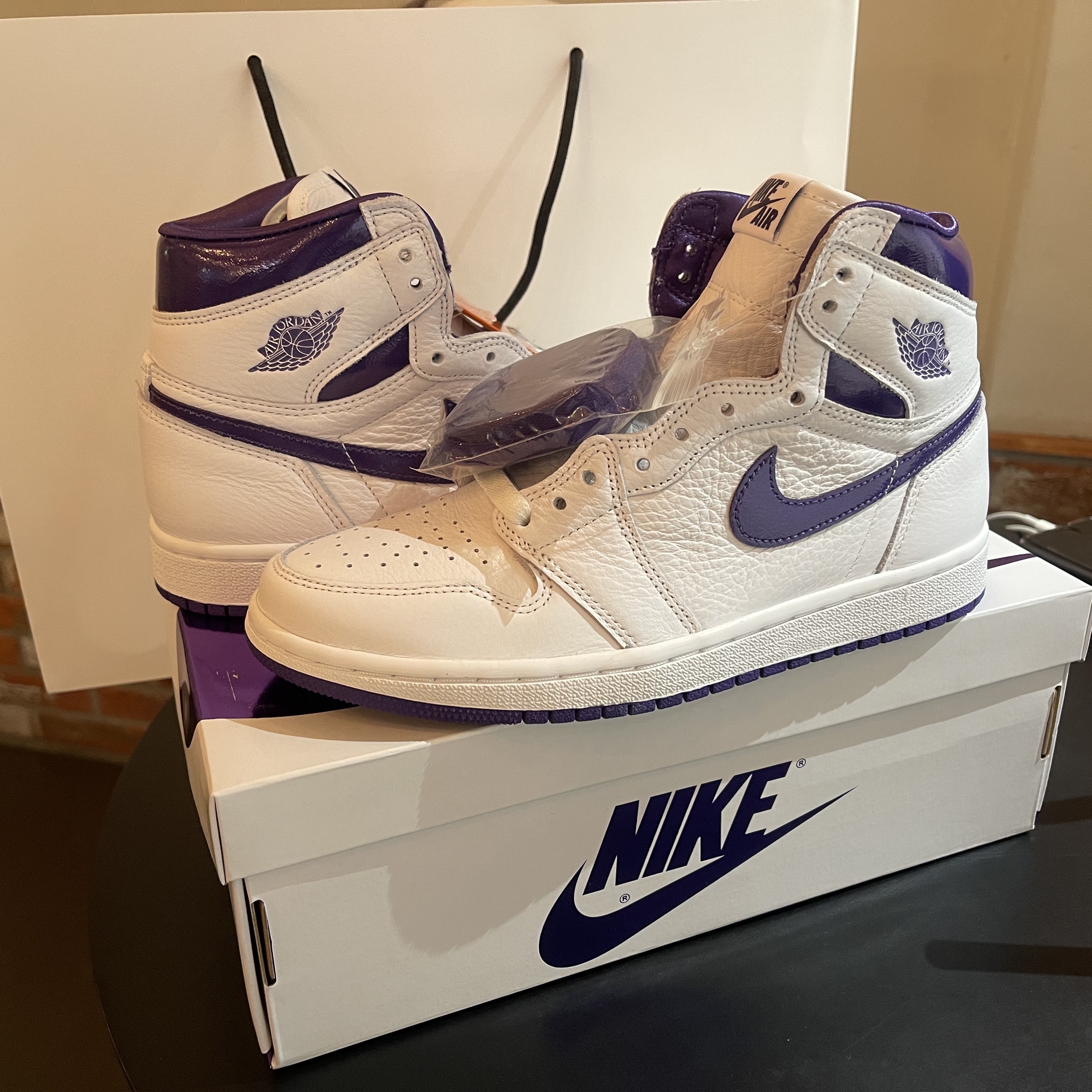 (W) Jordan 1 High OG Court Purple 착용 스타일