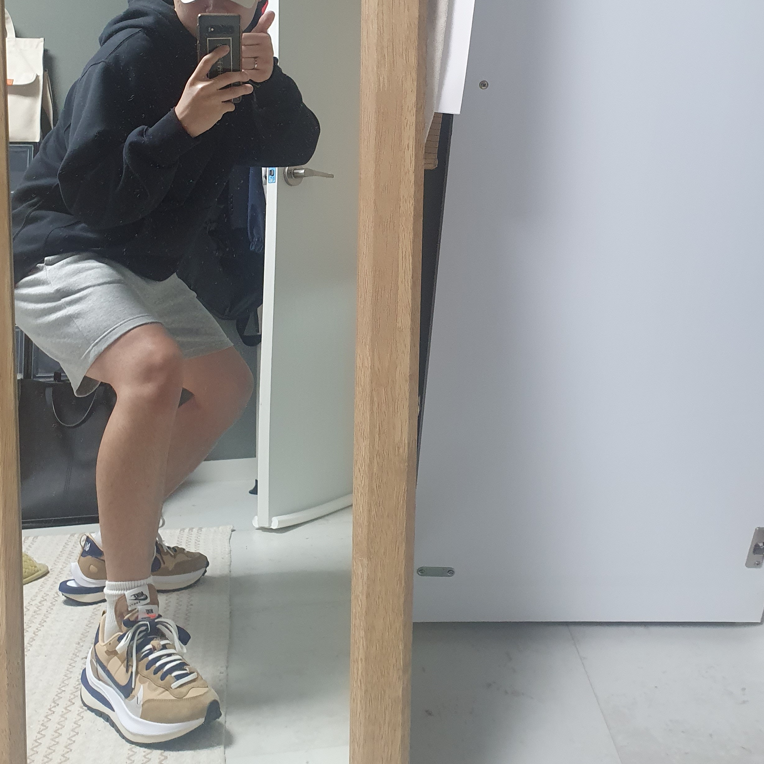 Nike x Sacai VaporWaffle Sesame and Blue Void 착용 스타일