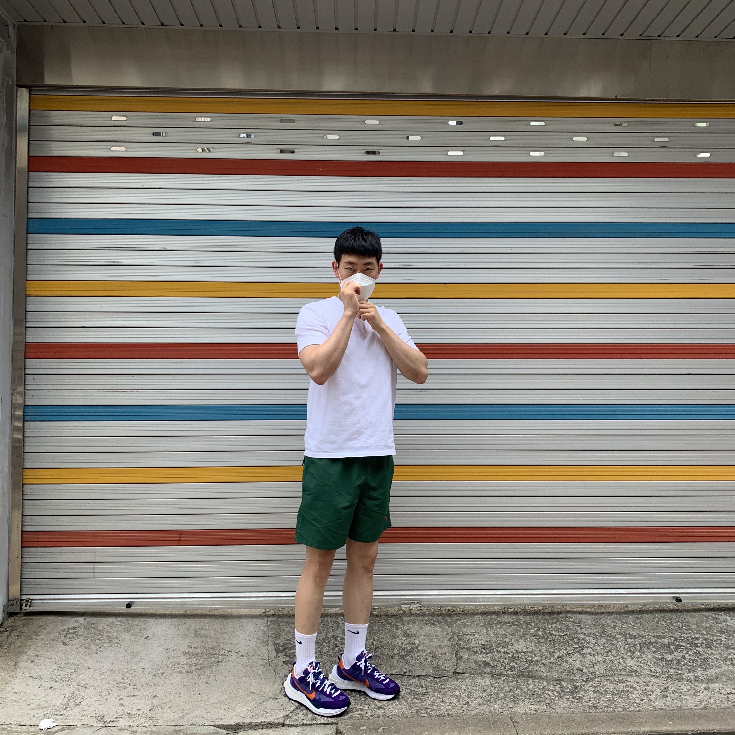 Nike x Sacai VaporWaffle Dark Iris, AMI de Coeur T-Shirt White Blanc 착용 스타일 - 3