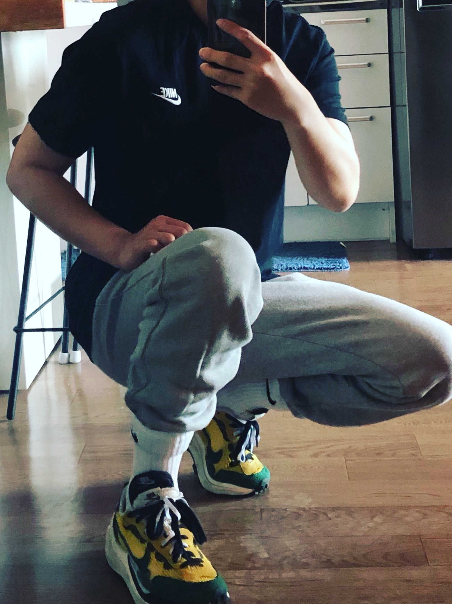 Nike x Sacai VaporWaffle Tour Yellow & Gorge Green Sail 착용 스타일