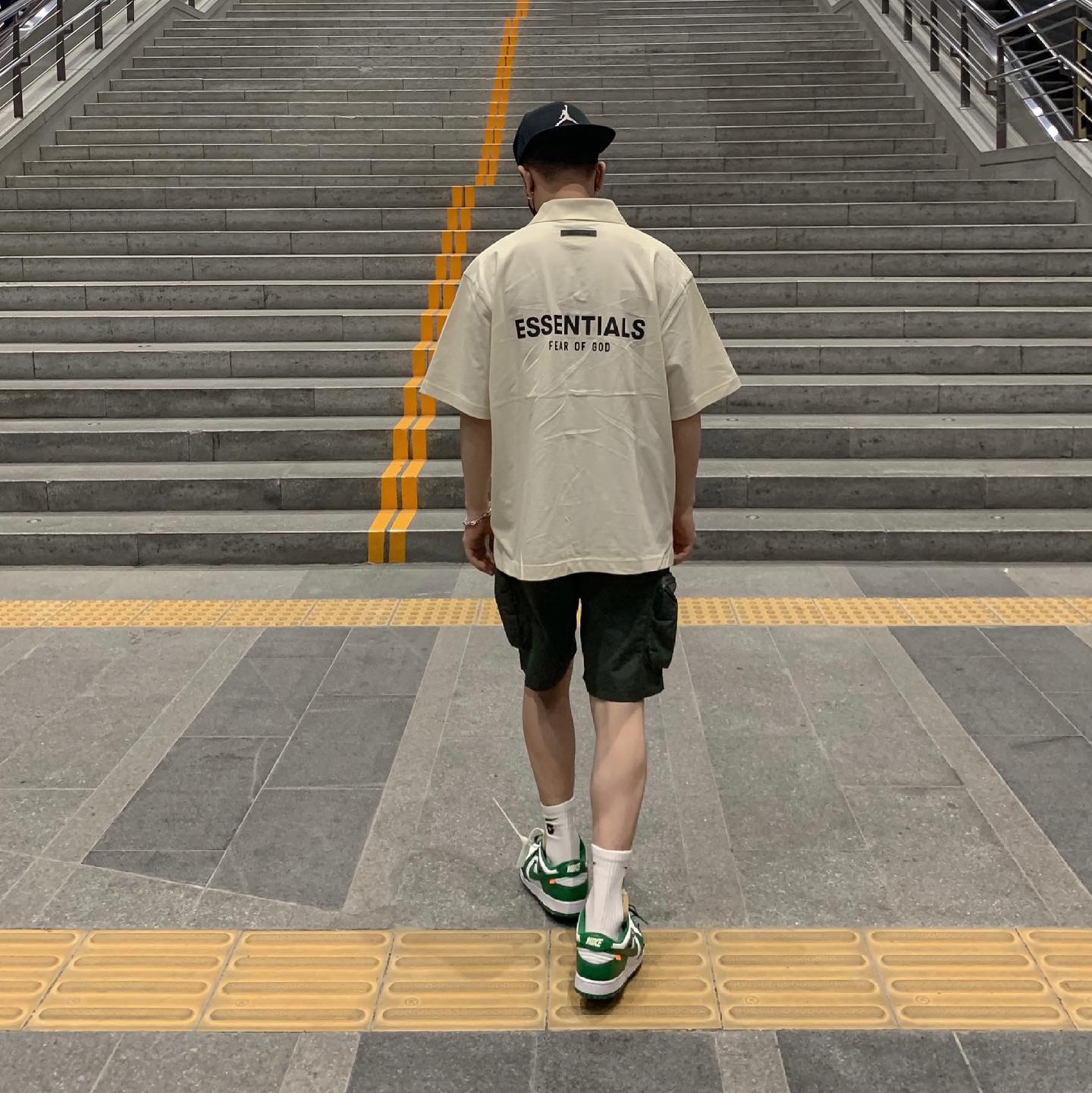 Essentials Short Sleeve Polo Cream - 21SS, Nike x Off-White Dunk Low Pine Green 착용 스타일 - 1