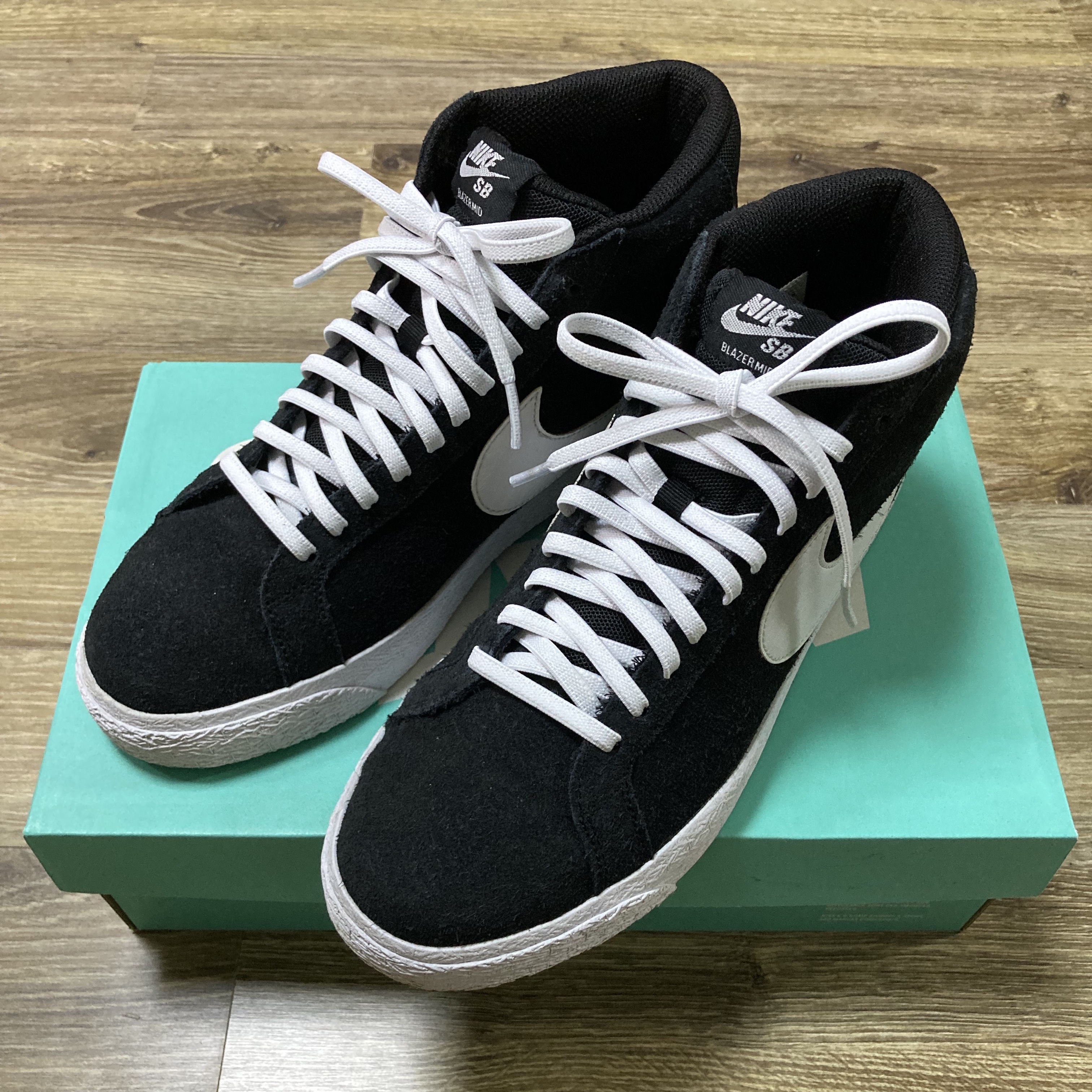 Jordan 1 Mid Triple White, Nike SB Zoom Blazer Mid Black White 착용 스타일 - 2