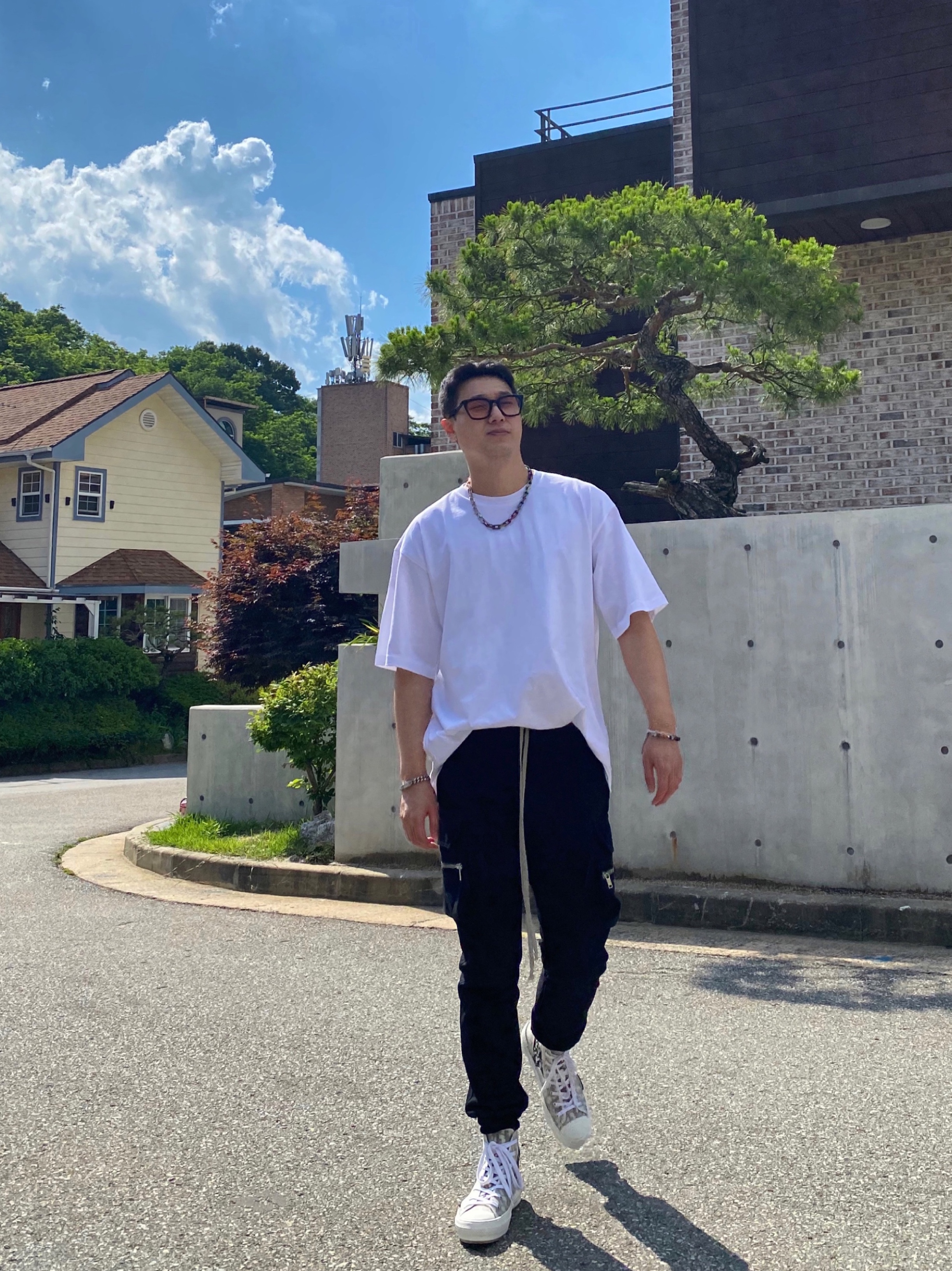 Dior B23 High Dior Oblique White & Black 착용 스타일
