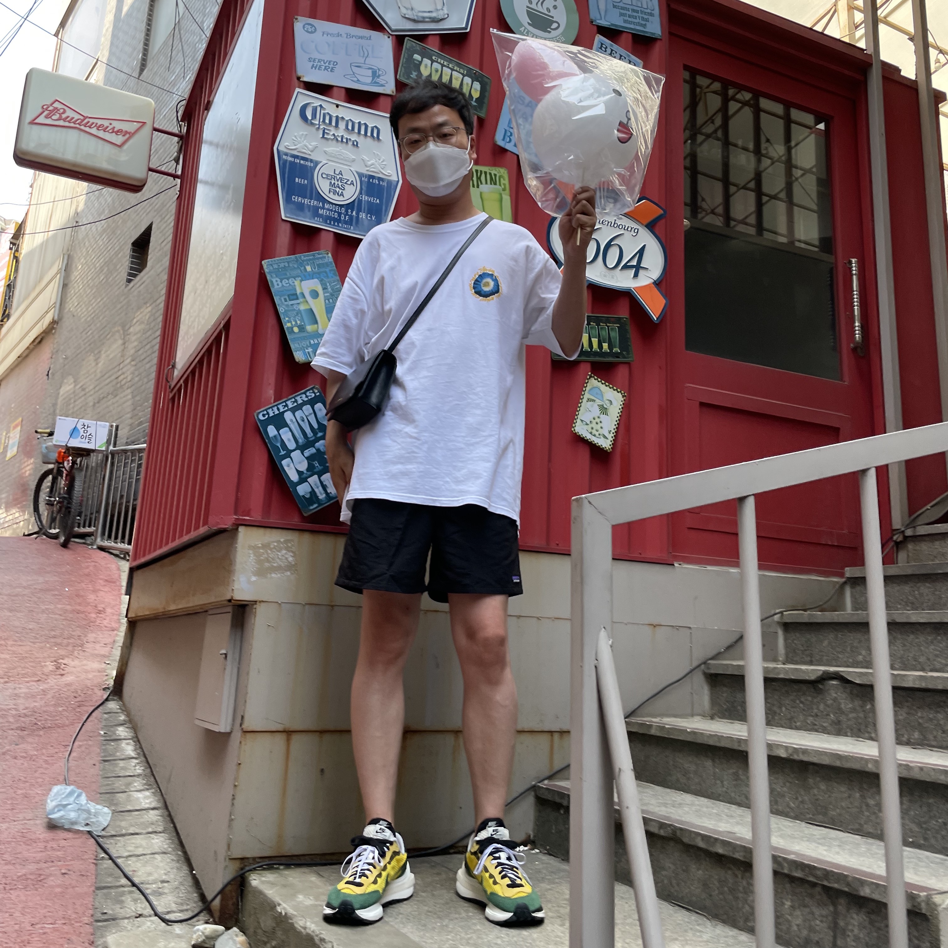 Nike x Sacai VaporWaffle Tour Yellow & Gorge Green Sail 착용 스타일