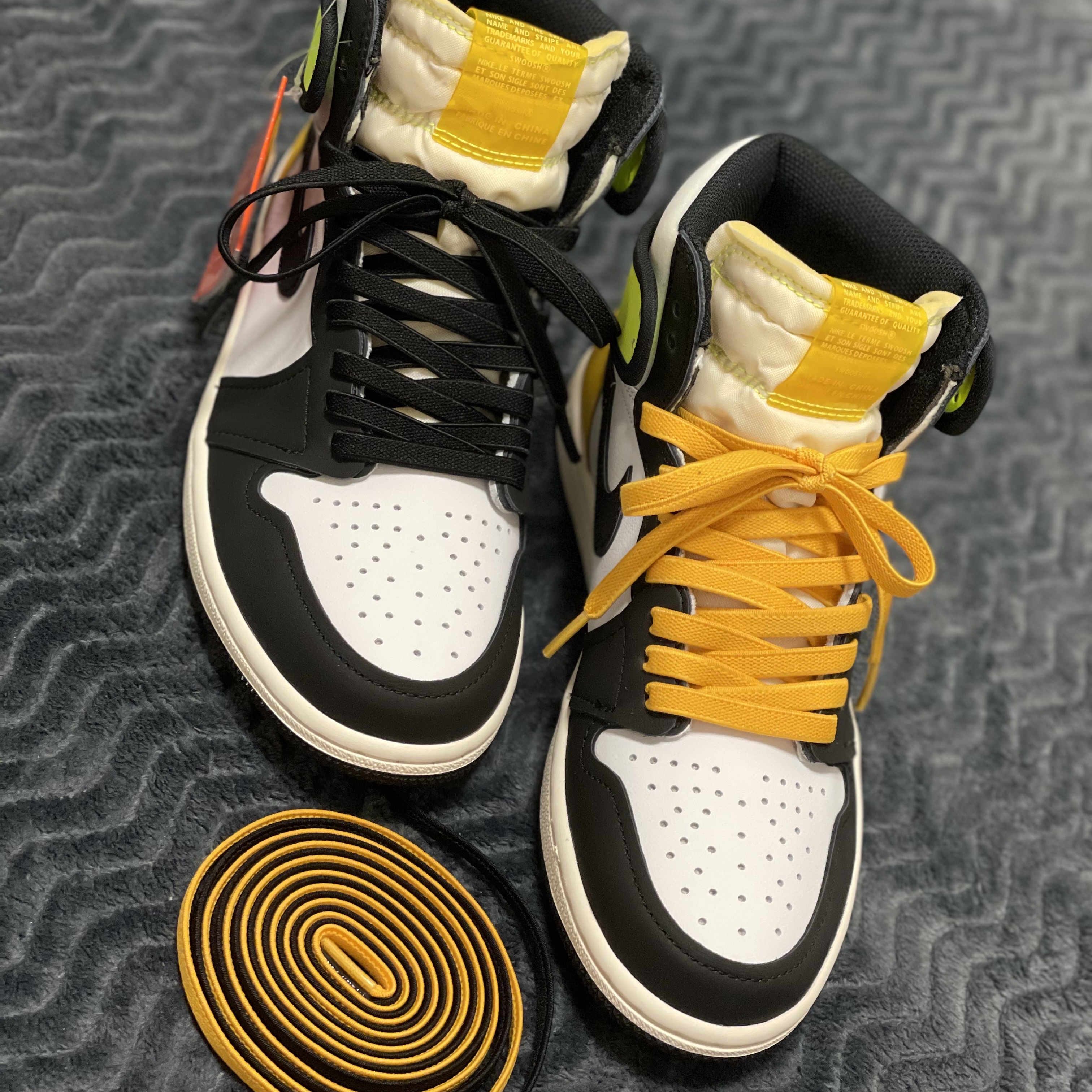 Jordan 1 Retro High OG Volt Gold 착용 스타일 - 3