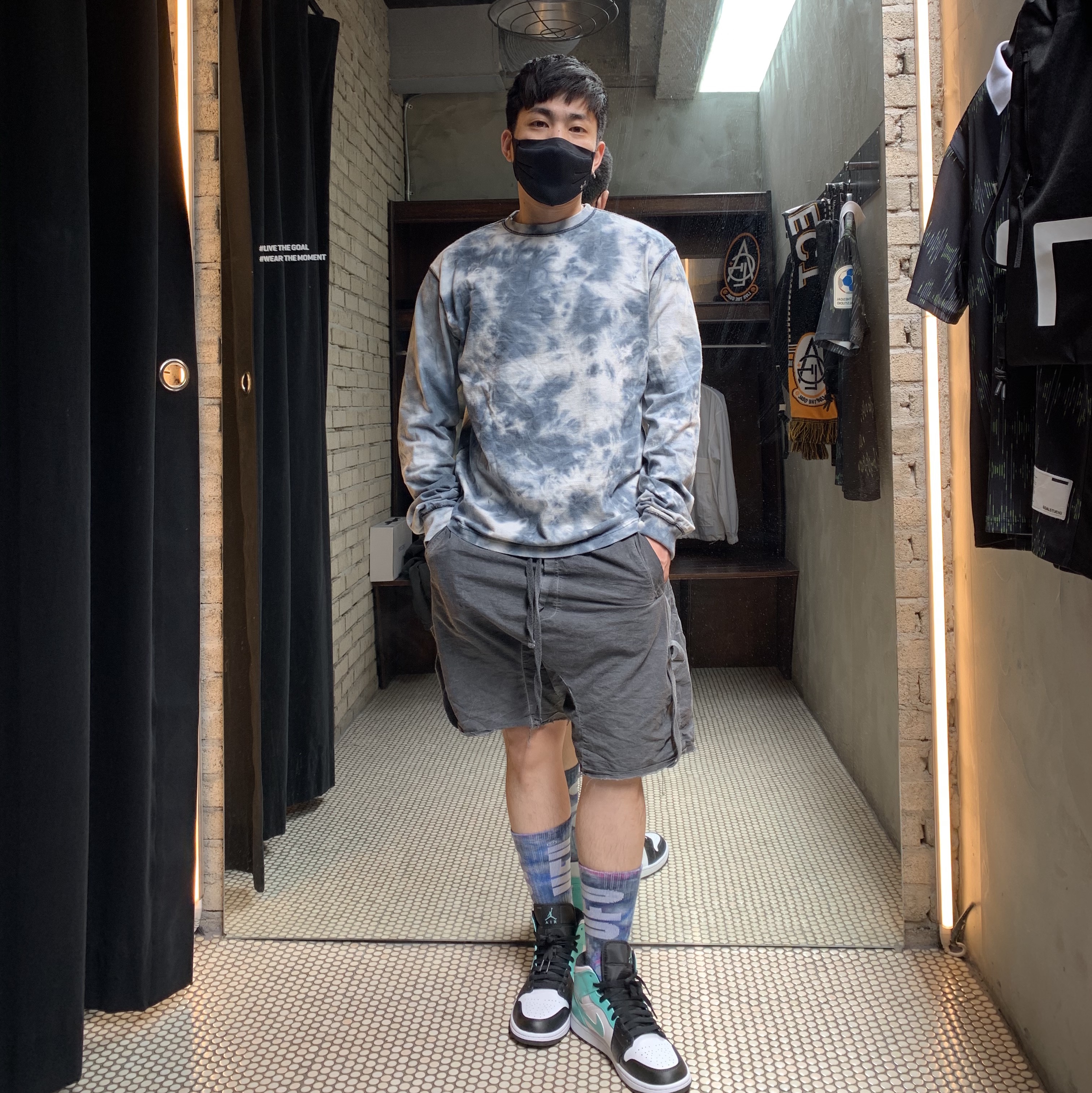Jordan 1 Mid Tropical Twist 착용 스타일 - 1