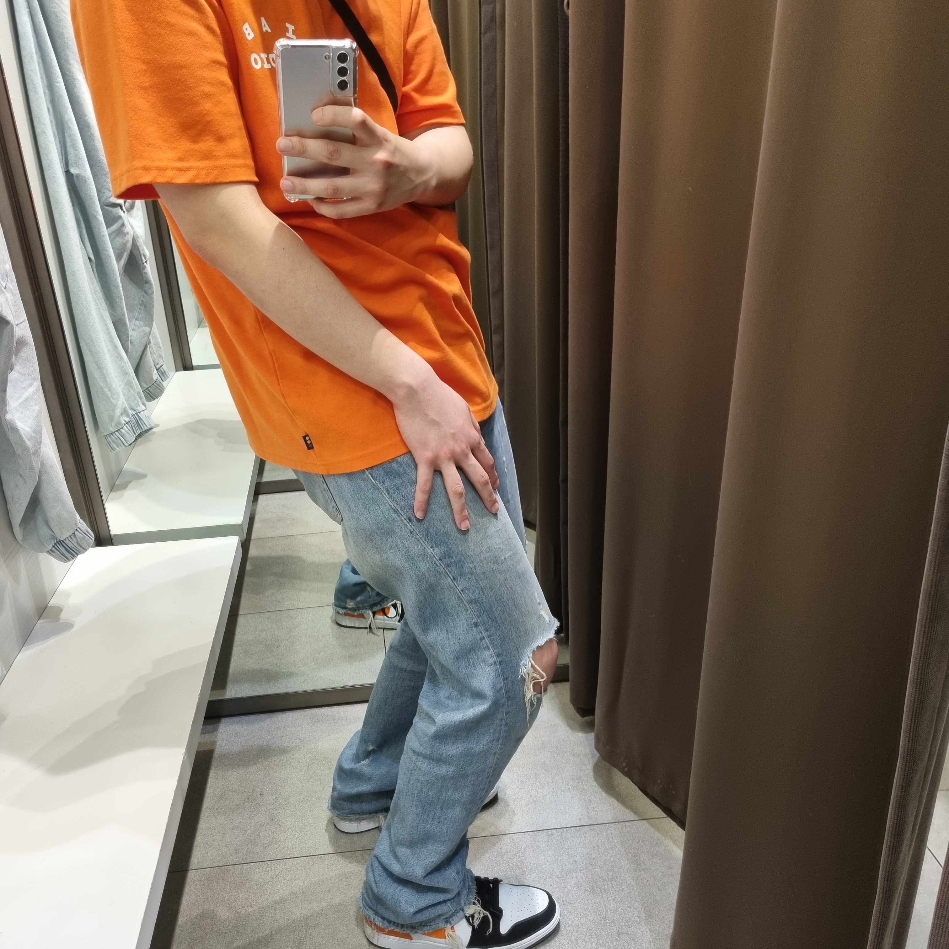 IAB Studio T-Shirt Orange, Jordan 1 Mid Shattered Backboard 착용 스타일