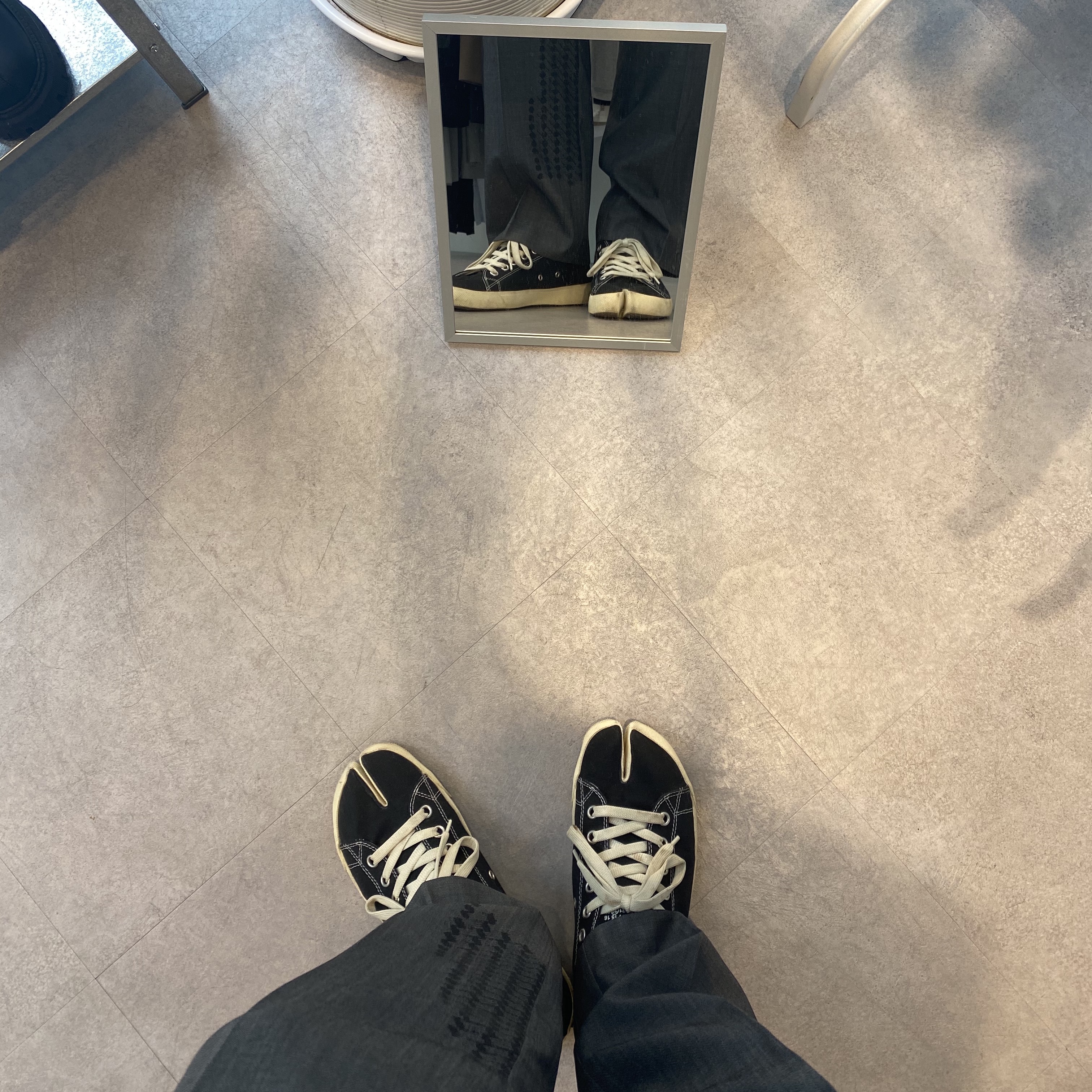 Maison Margiela Tabi Low Black 착용 스타일 - 2