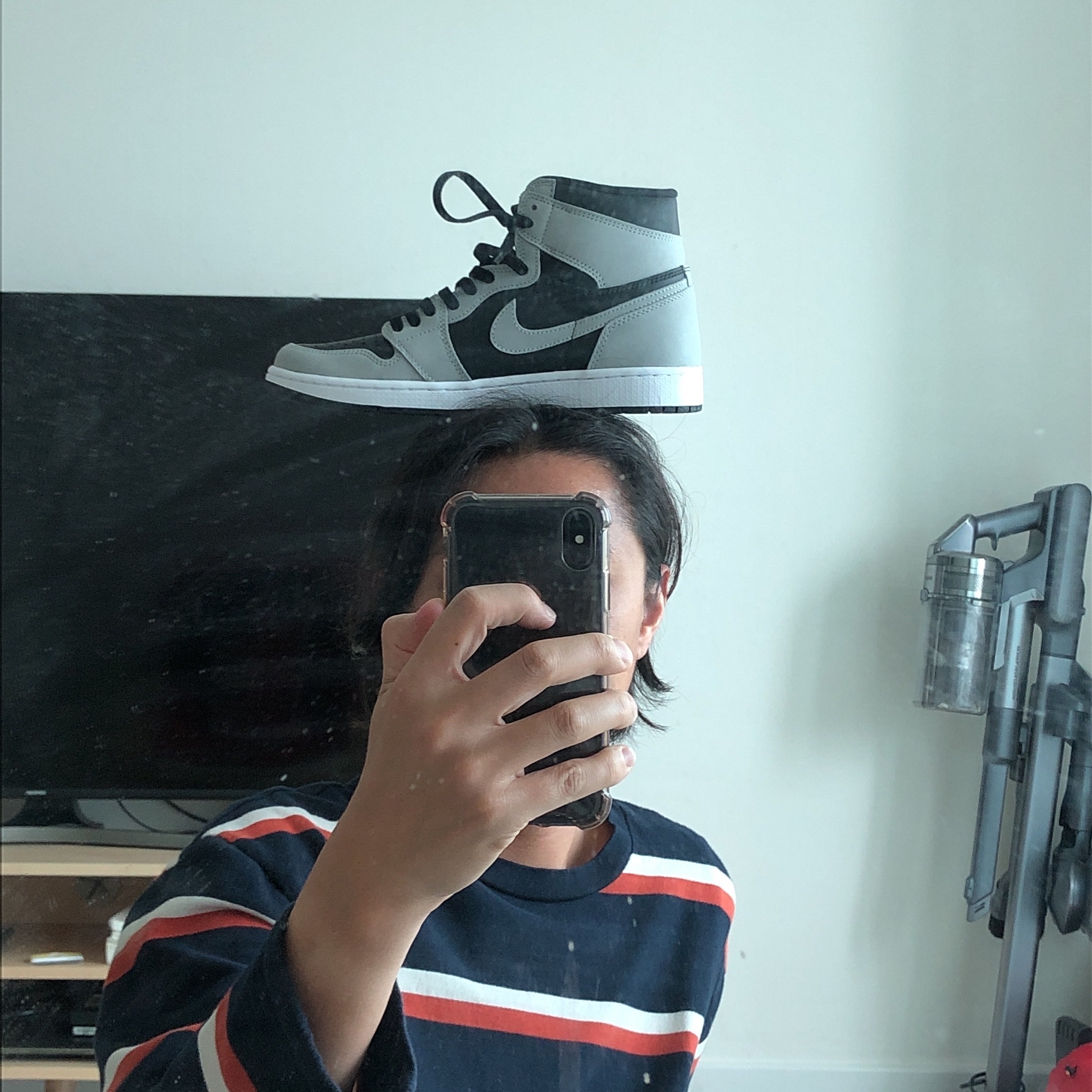Jordan 1 Retro High OG Shadow 2.0 착용 스타일 - 4