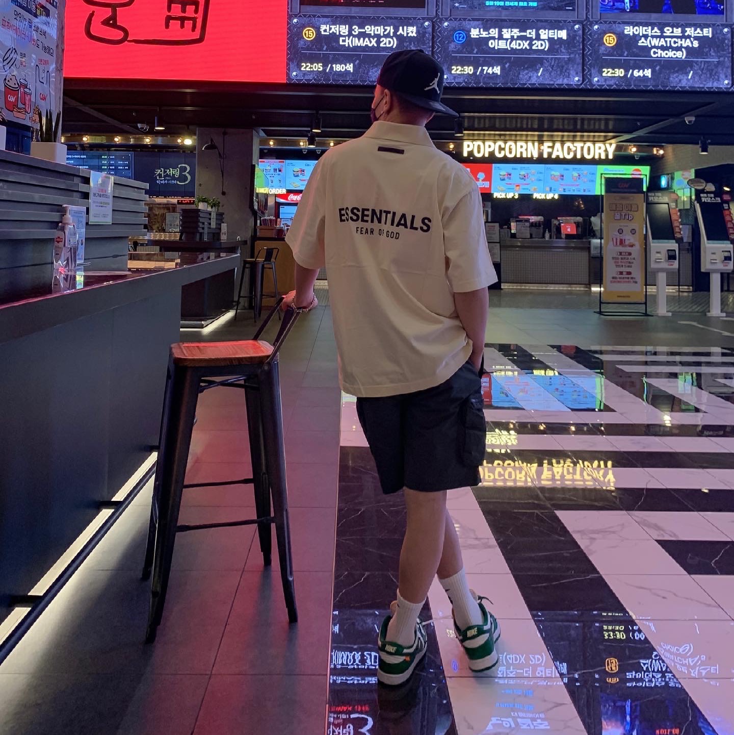 Essentials Short Sleeve Polo Cream - 21SS, Nike x Off-White Dunk Low Pine Green 착용 스타일 - 3