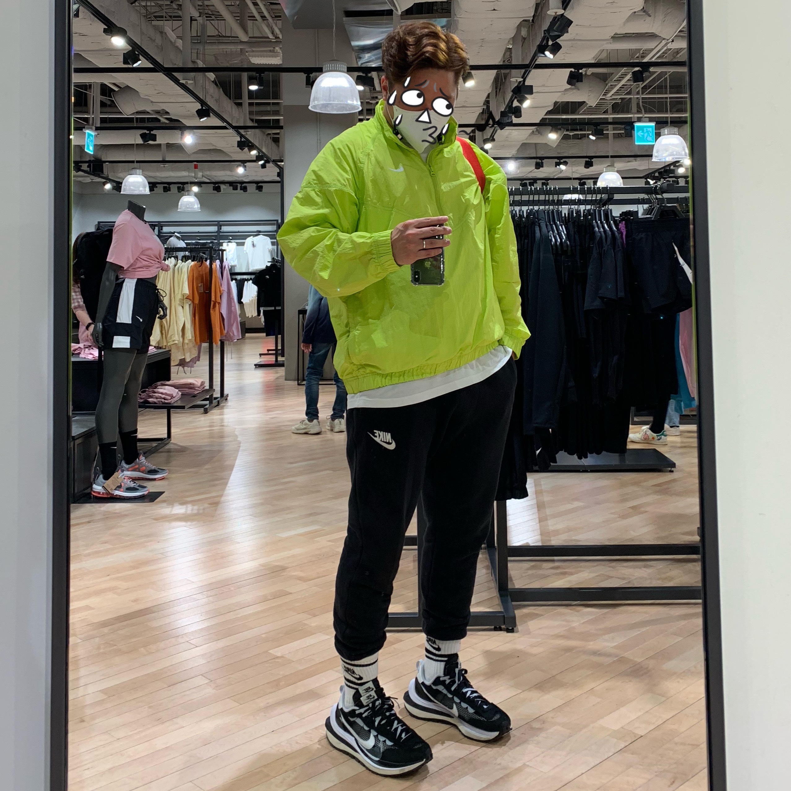 Nike x Sacai VaporWaffle Black White, Nike x Stussy Windrunner Jacket Bright Cactus 착용 스타일