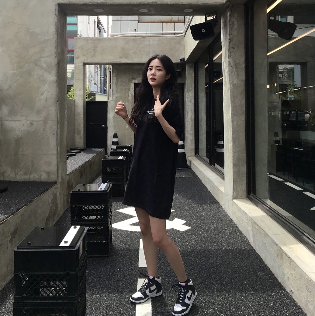 (W) Nike Dunk High Black and White 착용 스타일