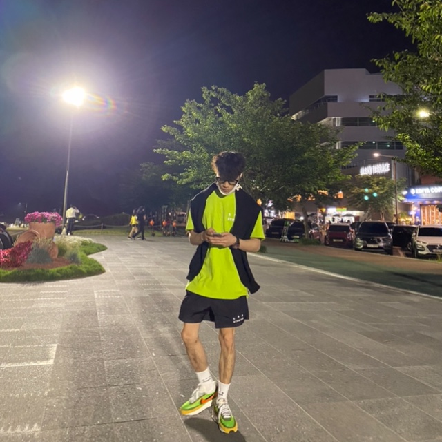 Nike x Sacai LDWaffle Green Multi, IAB Studio T-Shirt Lime 착용 스타일