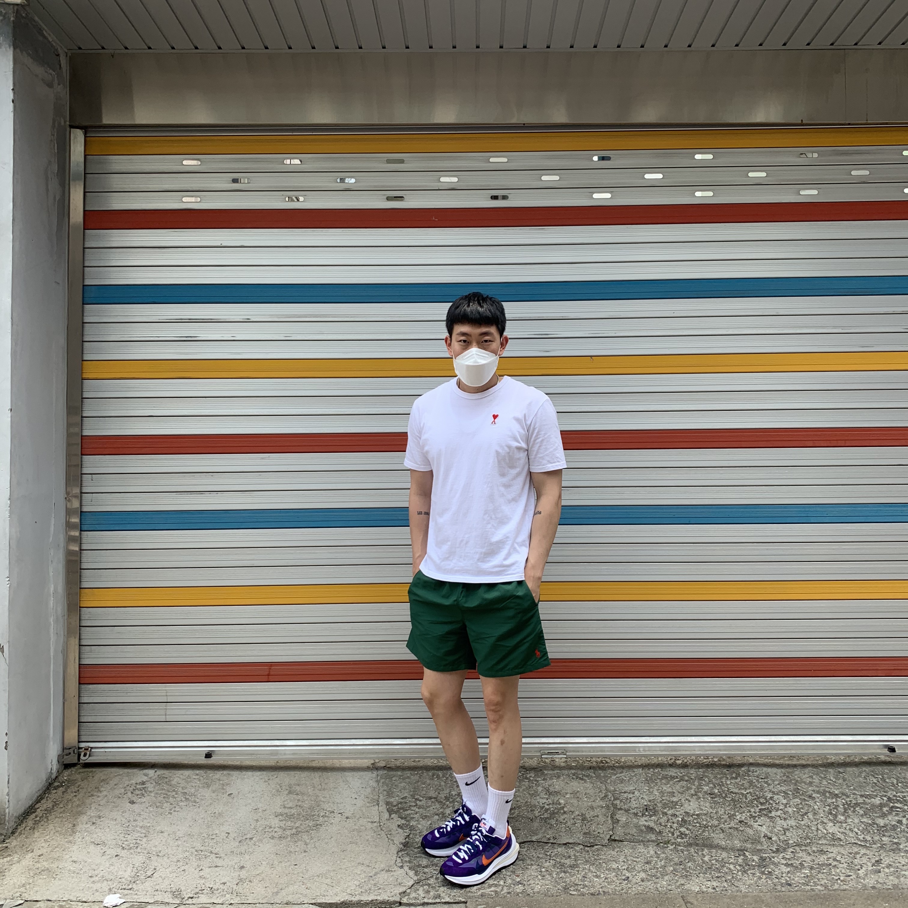 Nike x Sacai VaporWaffle Dark Iris, AMI de Coeur T-Shirt White Blanc 착용 스타일 - 1