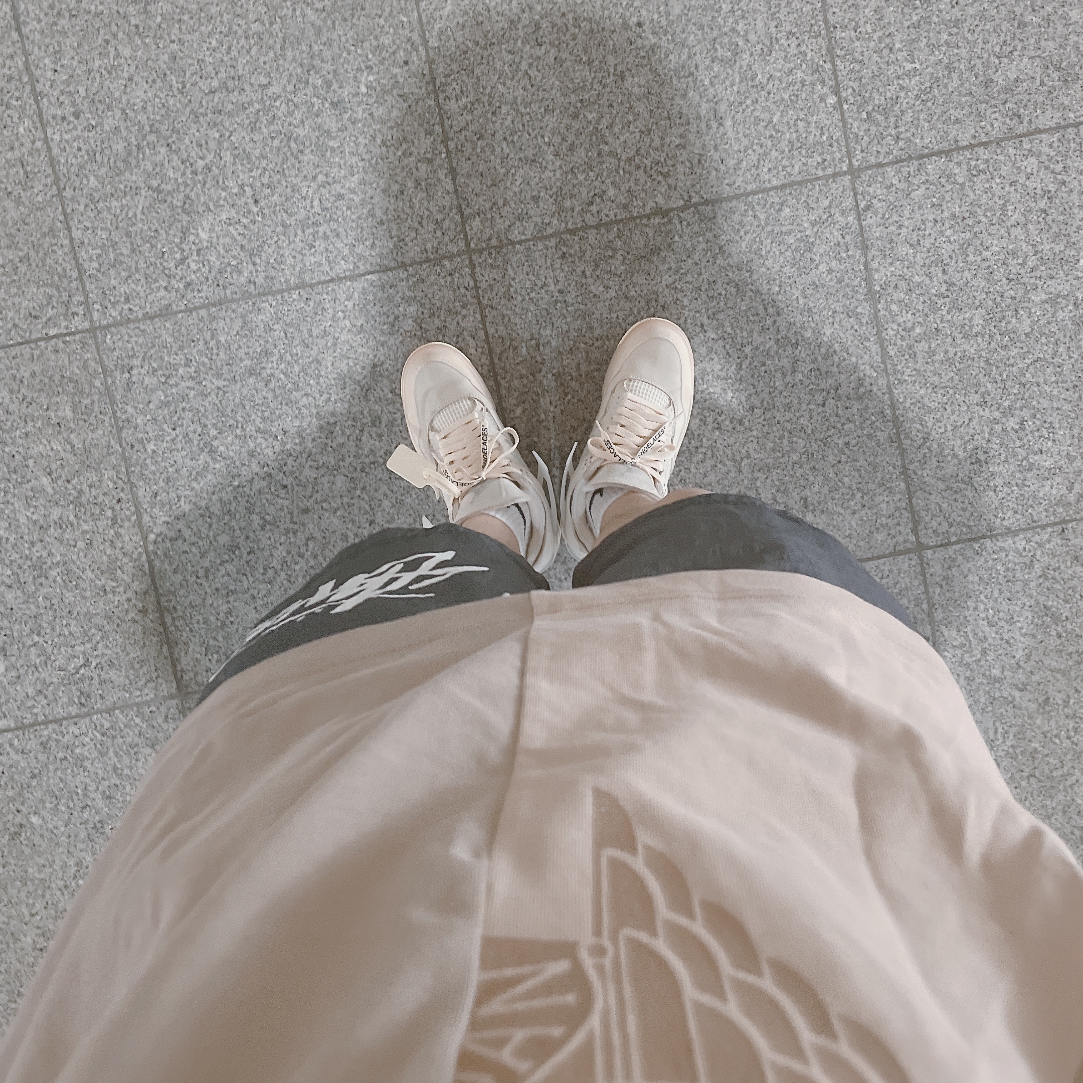 Jordan x Travis Scott S/S Top - Asia, Nike x Stussy Water Shorts Off Noir 착용 스타일