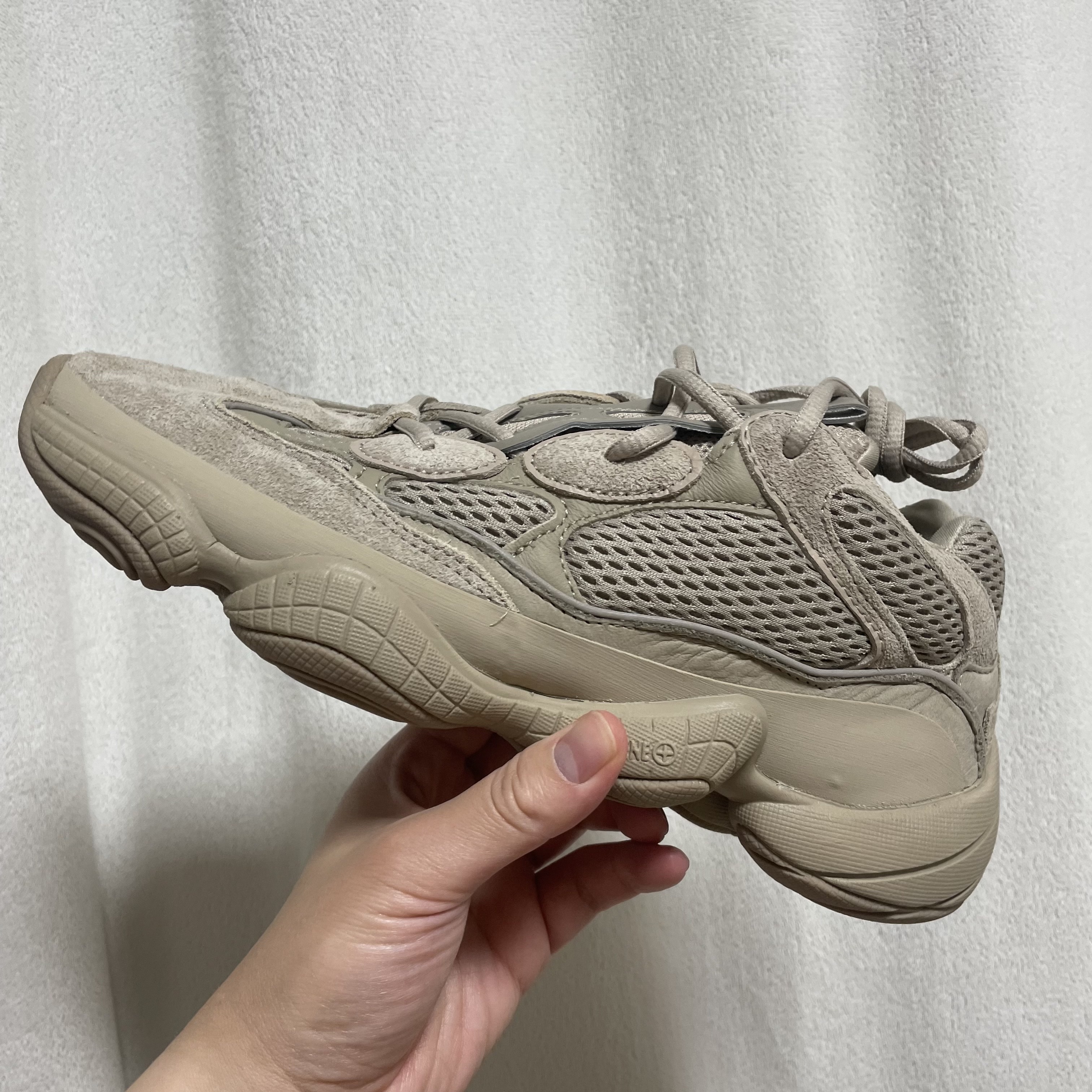Adidas Yeezy 500 Taupe Light 착용 스타일 - 2