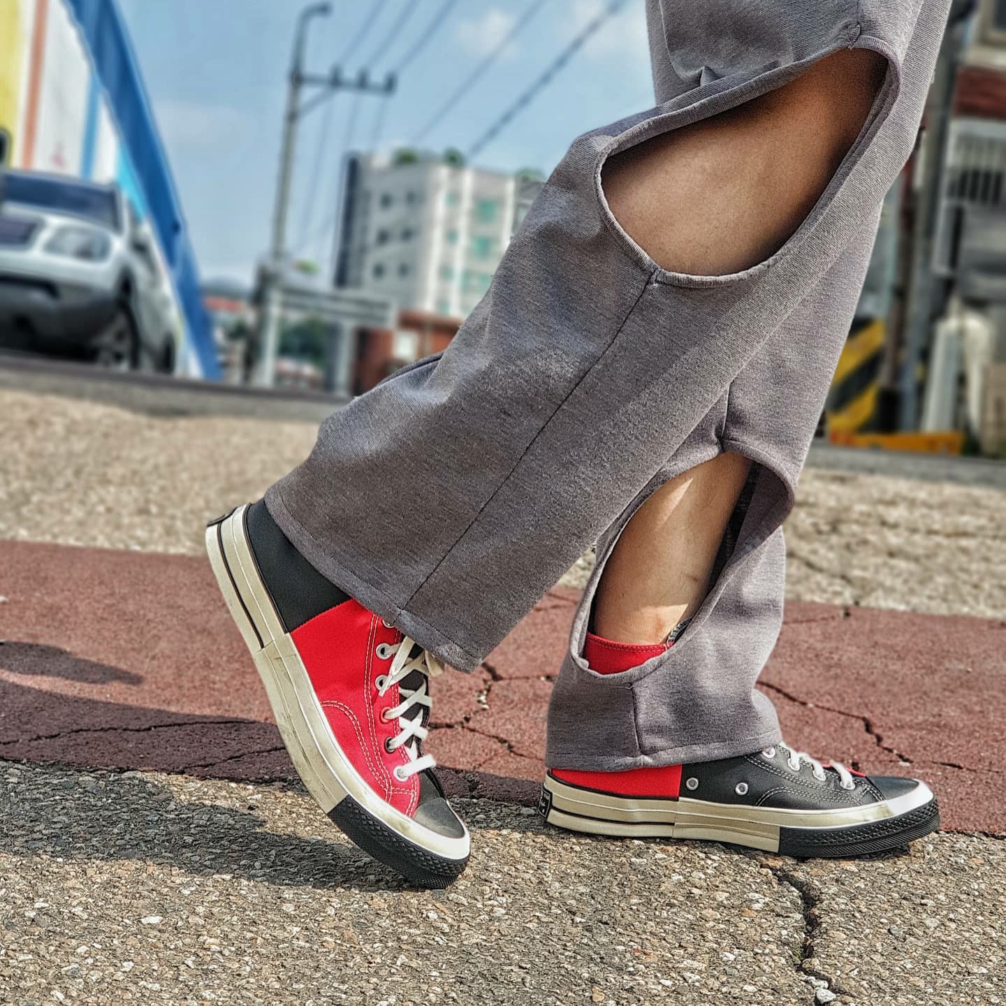 Converse Chuck 70 High Red Blue Rose 착용 스타일 - 3