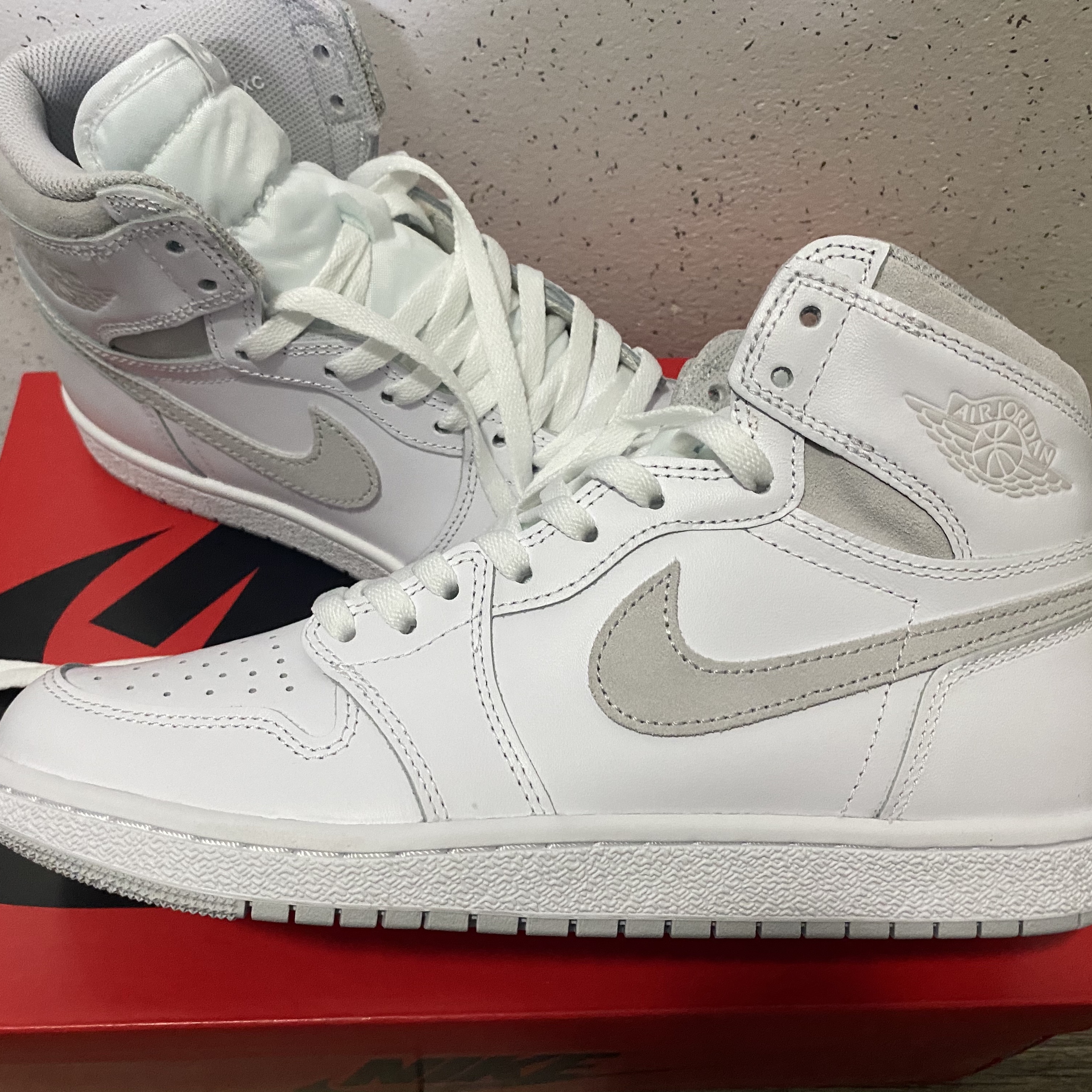 Jordan 1 High 85 Neutral Grey 착용 스타일