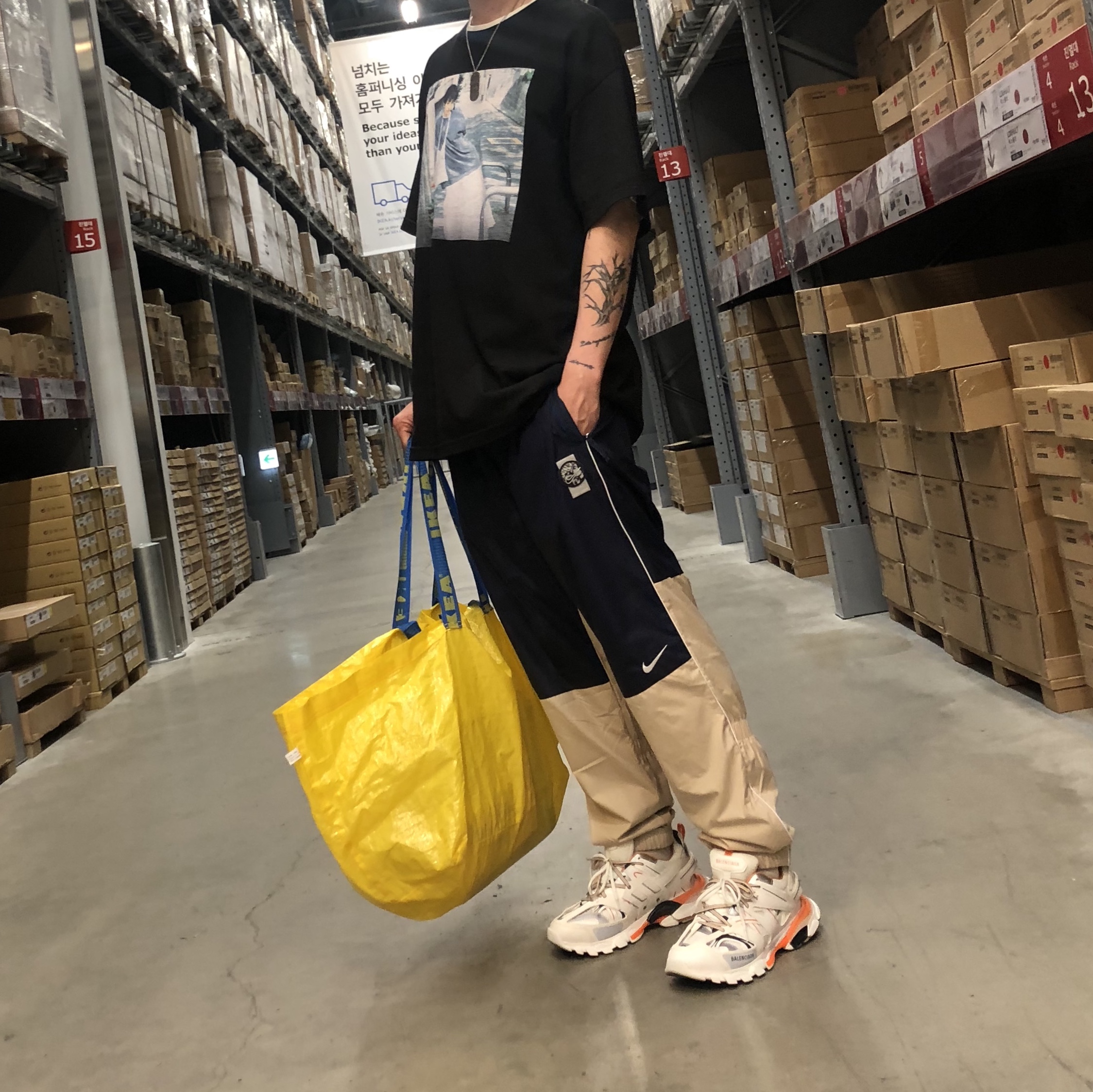 Nike x Cav Empt Track Pants Navy, Balenciaga Track Sneakers White Orange 2019 착용 스타일