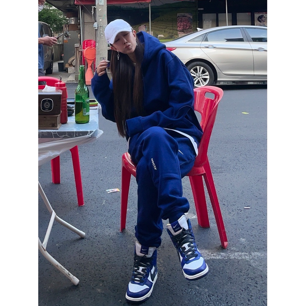 Nike x Drake Nocta Cardinal Stock Essential Hoodie Navy - Asia, Nike x Ambush Dunk High Deep Royal Blue 착용 스타일 - 3