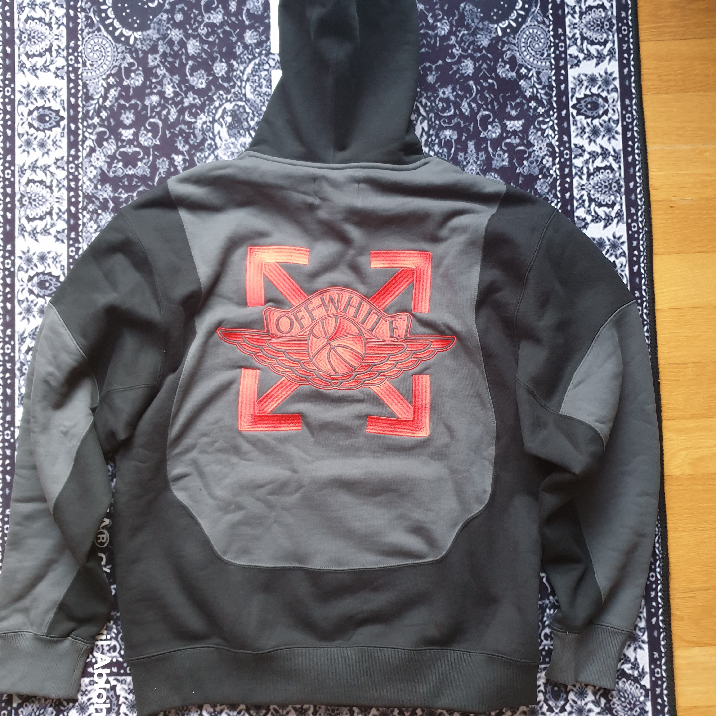 Jordan x Off-White Fleece Pullover Hoodie Black - US/EU 착용 스타일 - 2