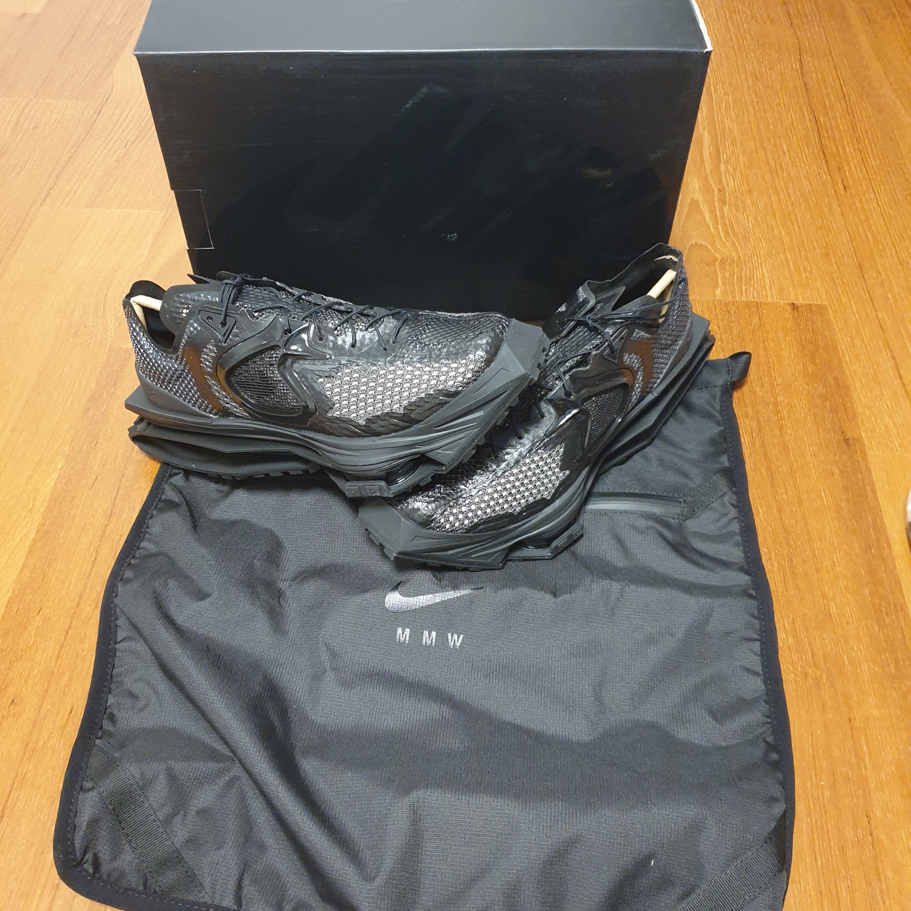 Nike x Matthew M Williams Zoom 004 Triple Black, Nike x Matthew M Williams NRG AW84 Cap Black 착용 스타일 - 3