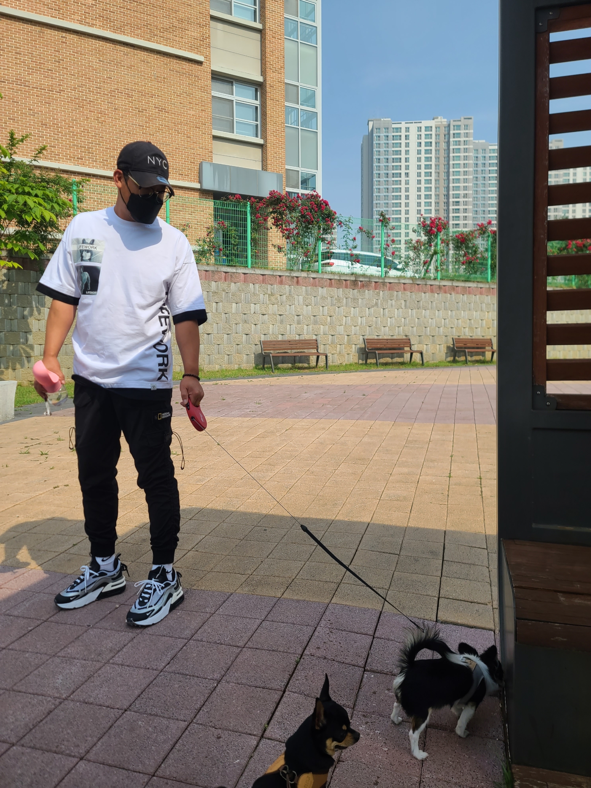 (W) Nike Air Max Furyosa Silver and Black 착용 스타일 - 1