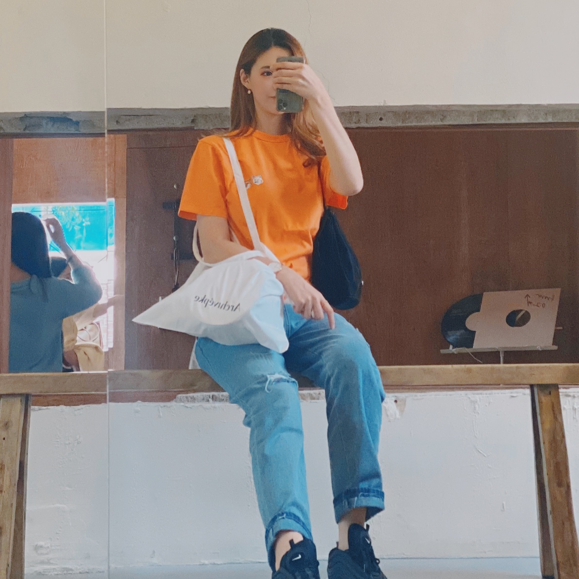 Maison Kitsune Double Fox Head Patch Classic T-Shirt Latte, Nike Air Max 97 Triple Black 착용 스타일