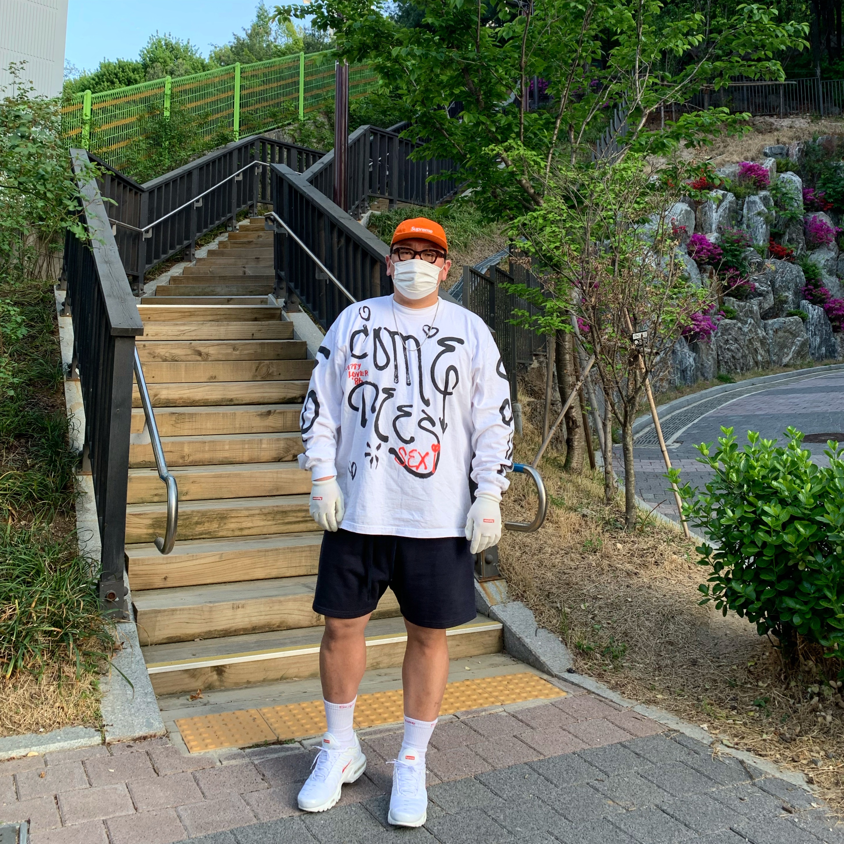 Nike x Supreme Air Max Plus TN White 착용 스타일