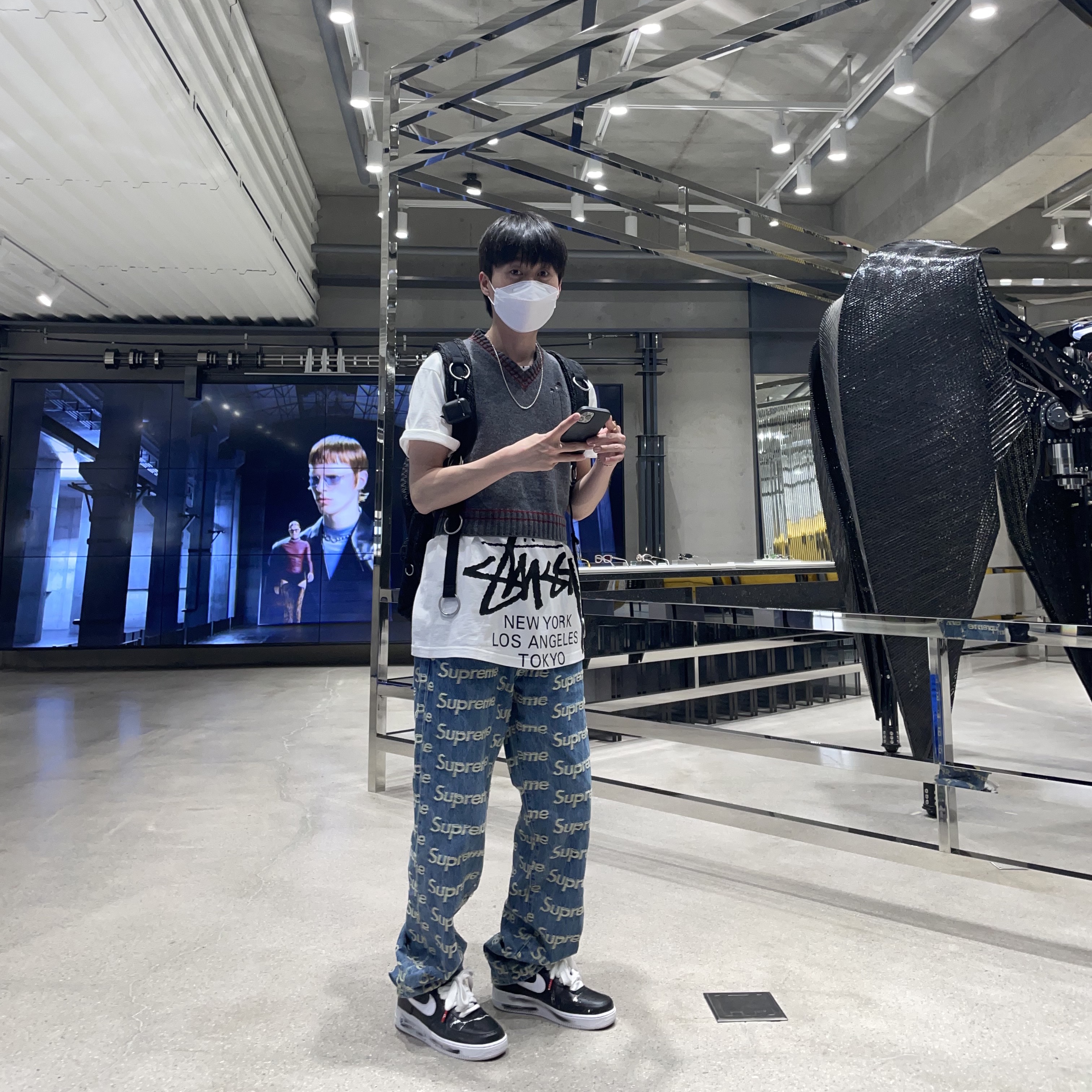 Supreme Frayed Logos Regular Jean Blue - 21SS, Nike x Peaceminusone Air Force 1 Low Para-Noise 착용 스타일 - 2