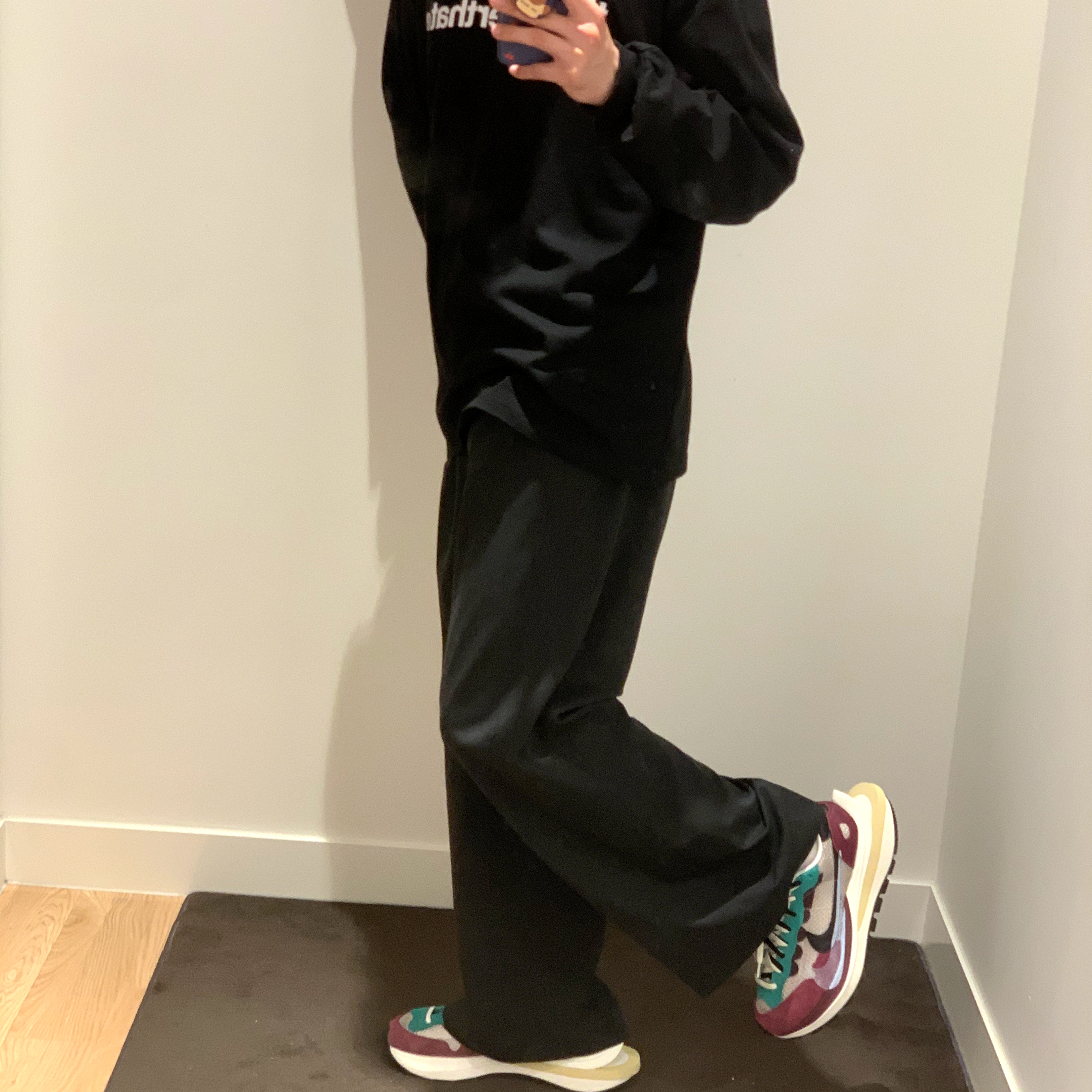 Nike x Sacai VaporWaffle String & Black Villain Red 착용 스타일