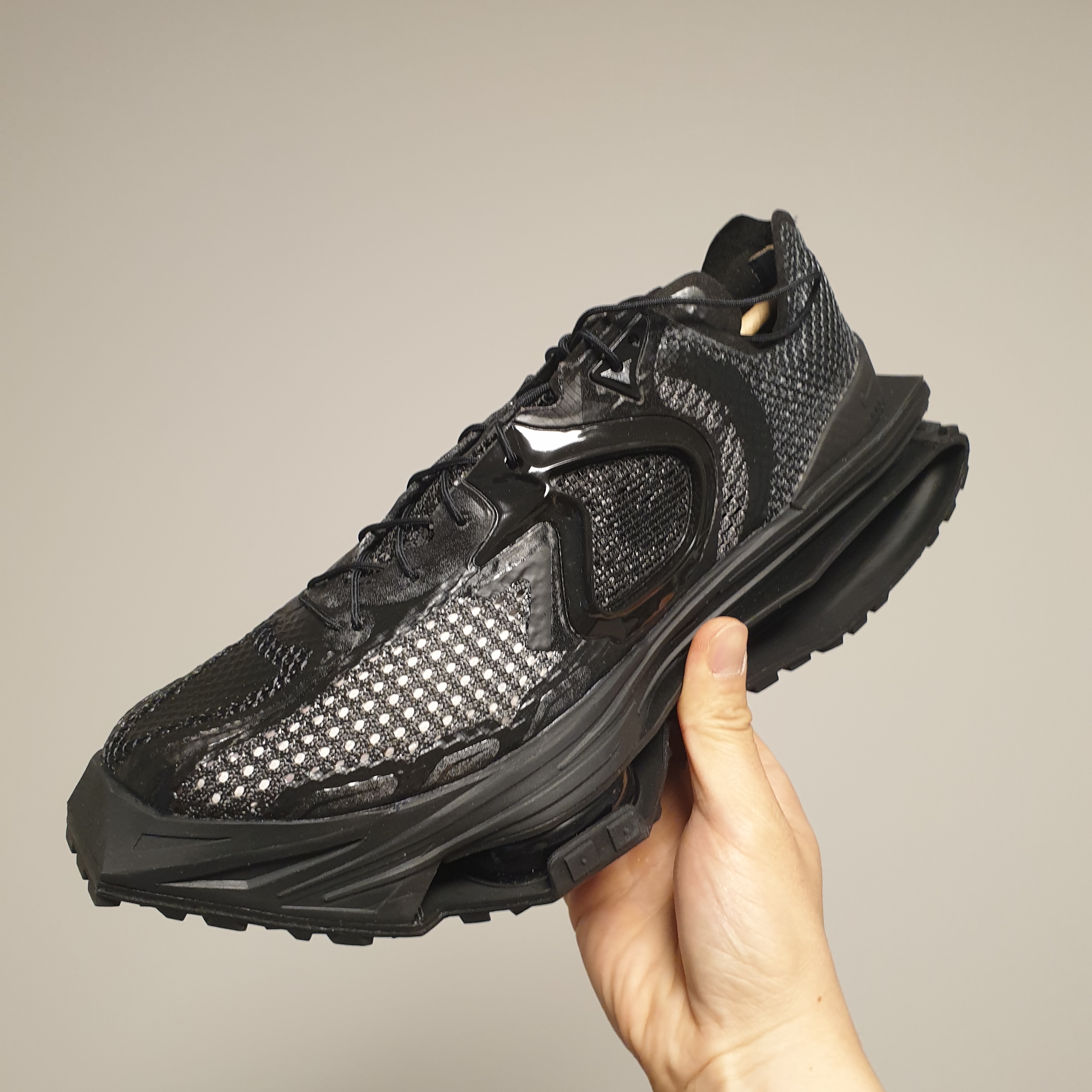 Nike x Matthew M Williams Zoom 004 Triple Black, Nike x Matthew M Williams NRG AW84 Cap Black 착용 스타일 - 2