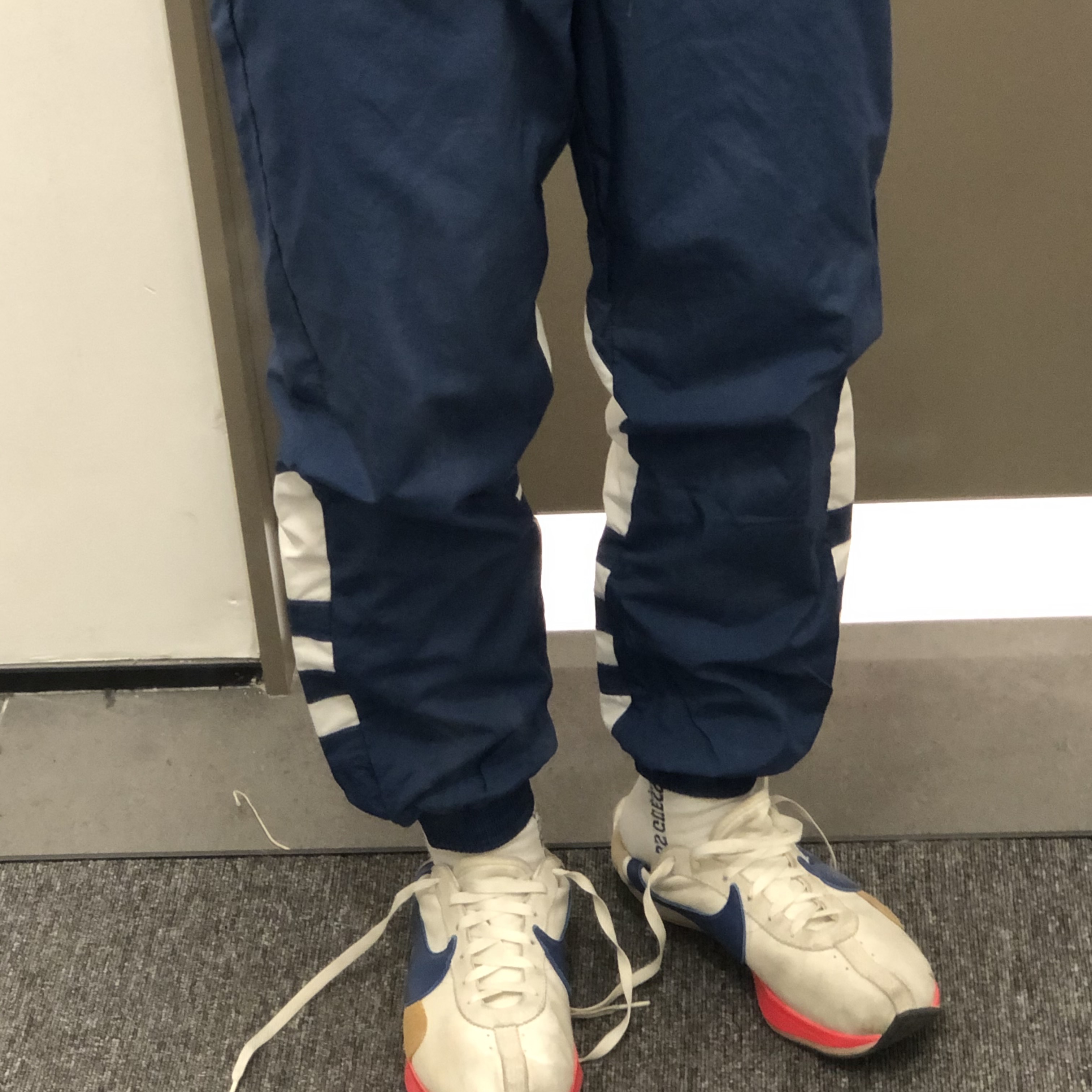 Nike Moon Racer Sail Solar Blue 착용 스타일