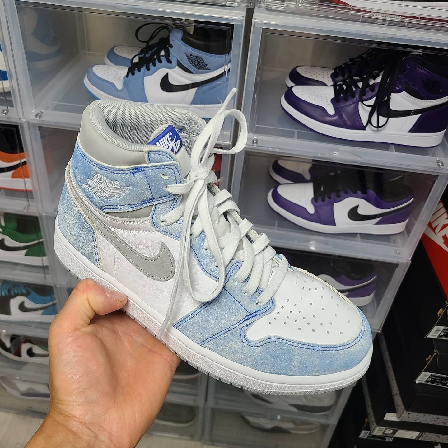 Jordan 1 Retro High OG Hyper Royal 착용 스타일 - 1