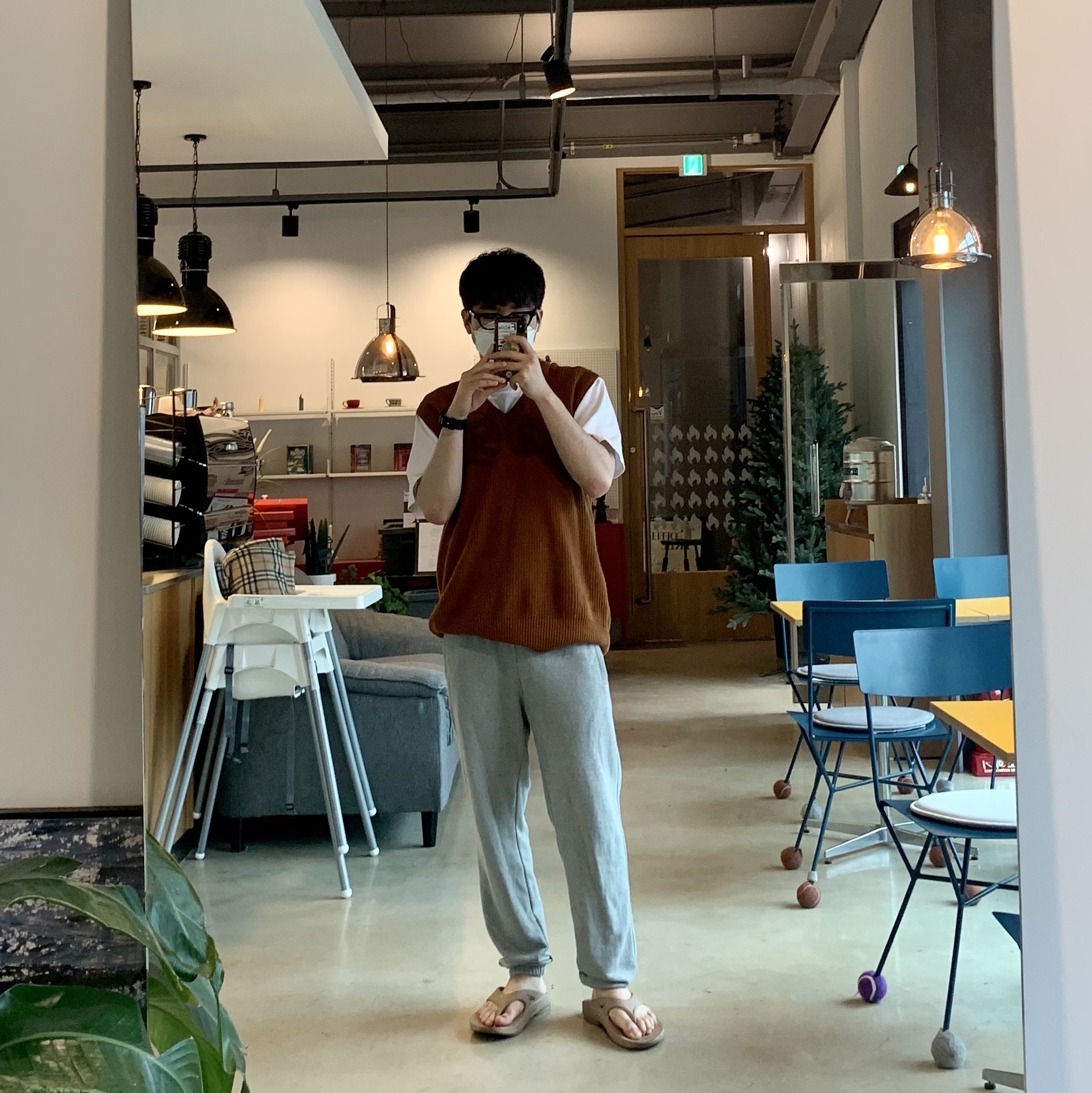 Oofos OOriginal Taupe 착용 스타일